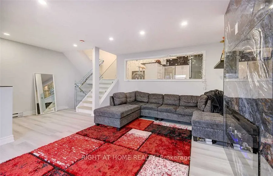 24 Springfair Avenue, #189