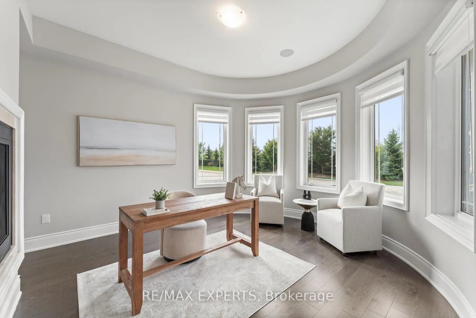 97 Ross Vennare Crescent