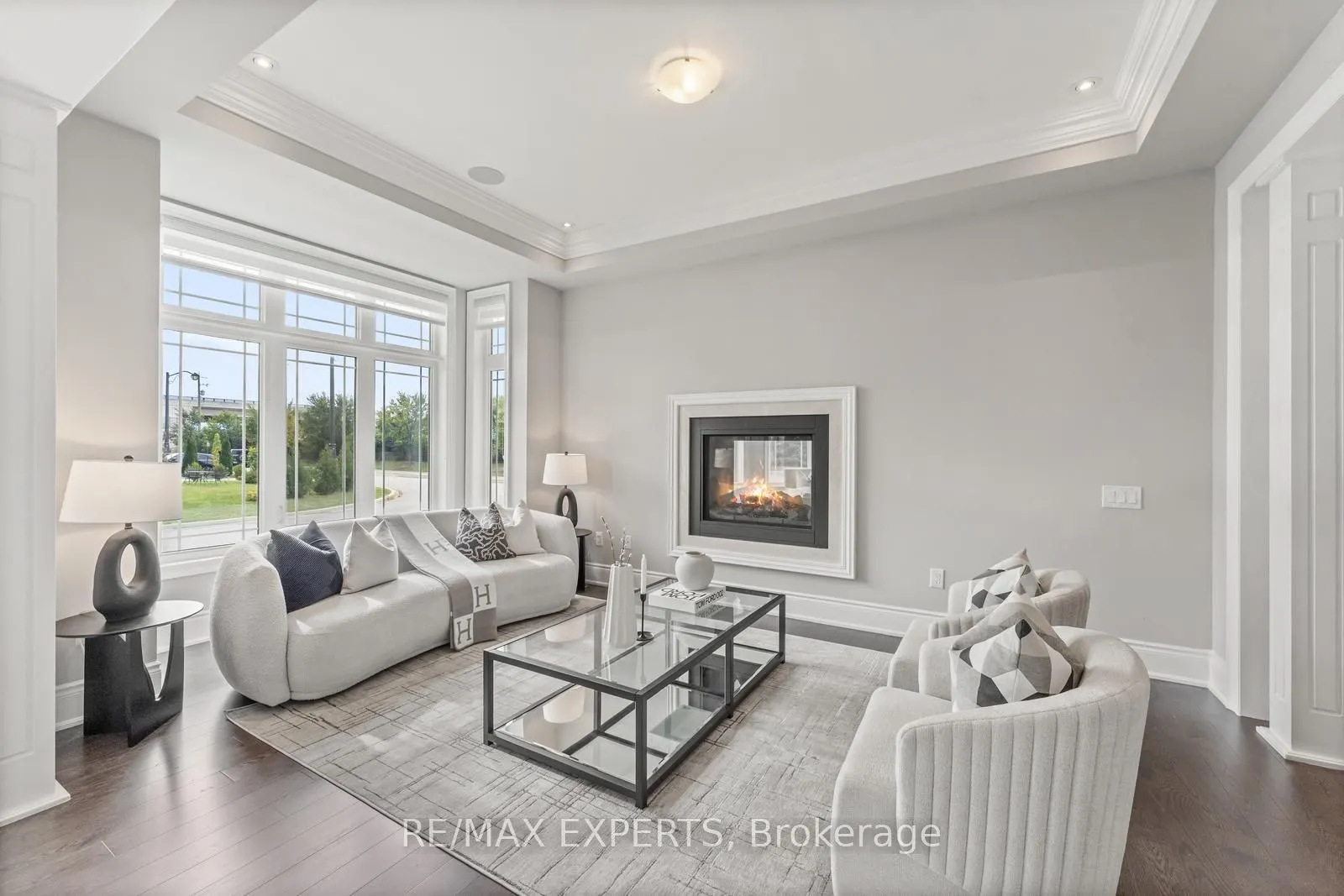 97 Ross Vennare Crescent