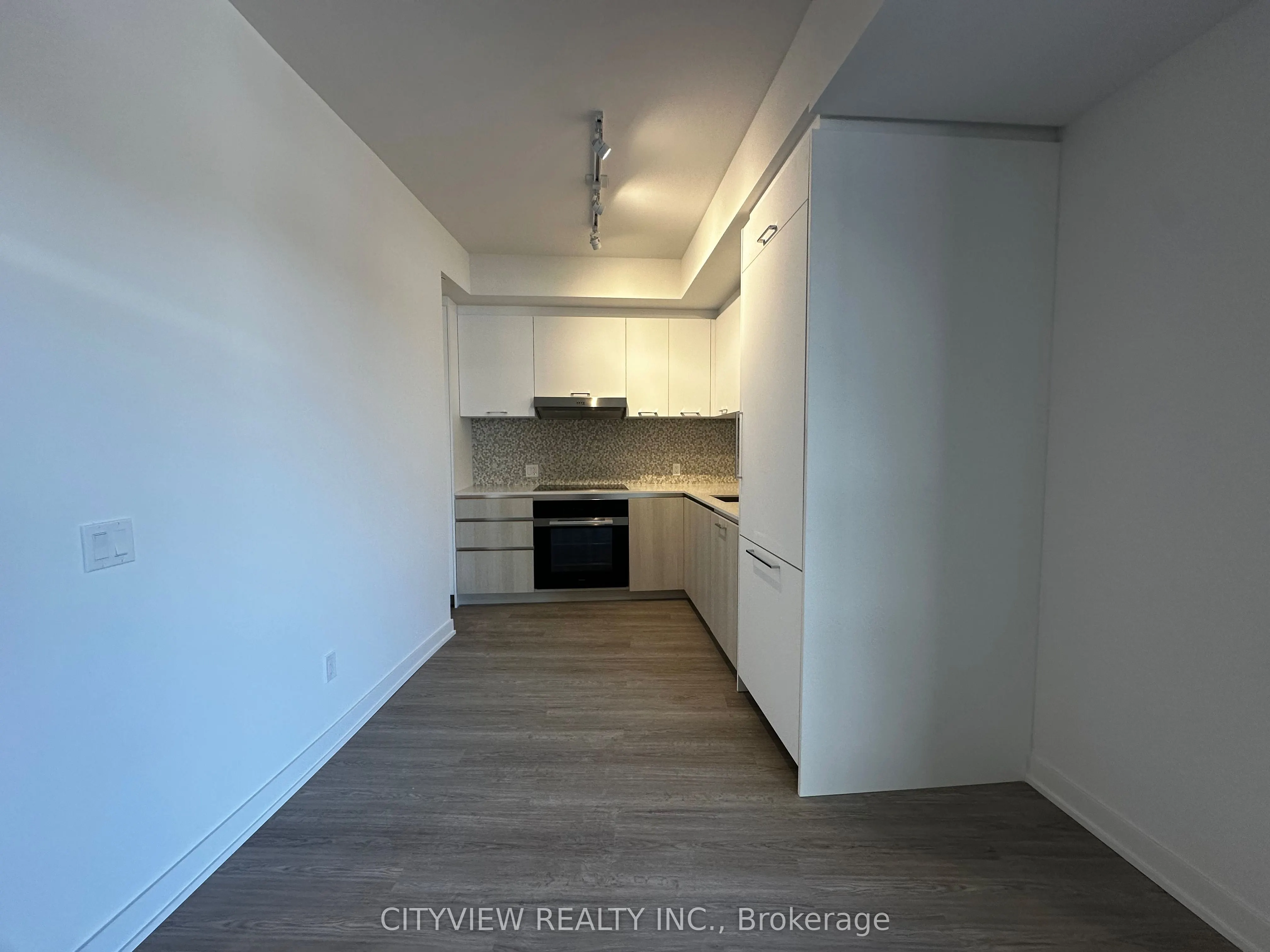 8188 Yonge Street, #233