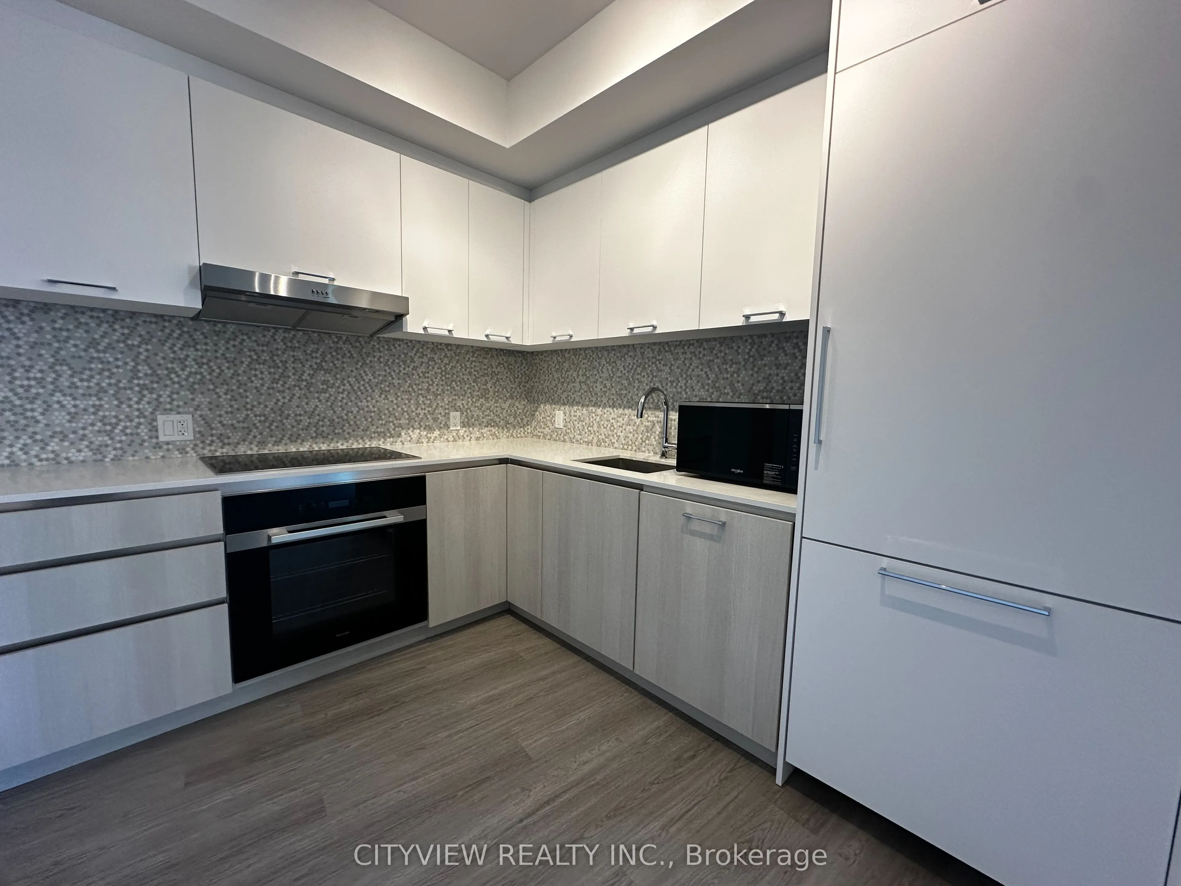 8188 Yonge Street, #233