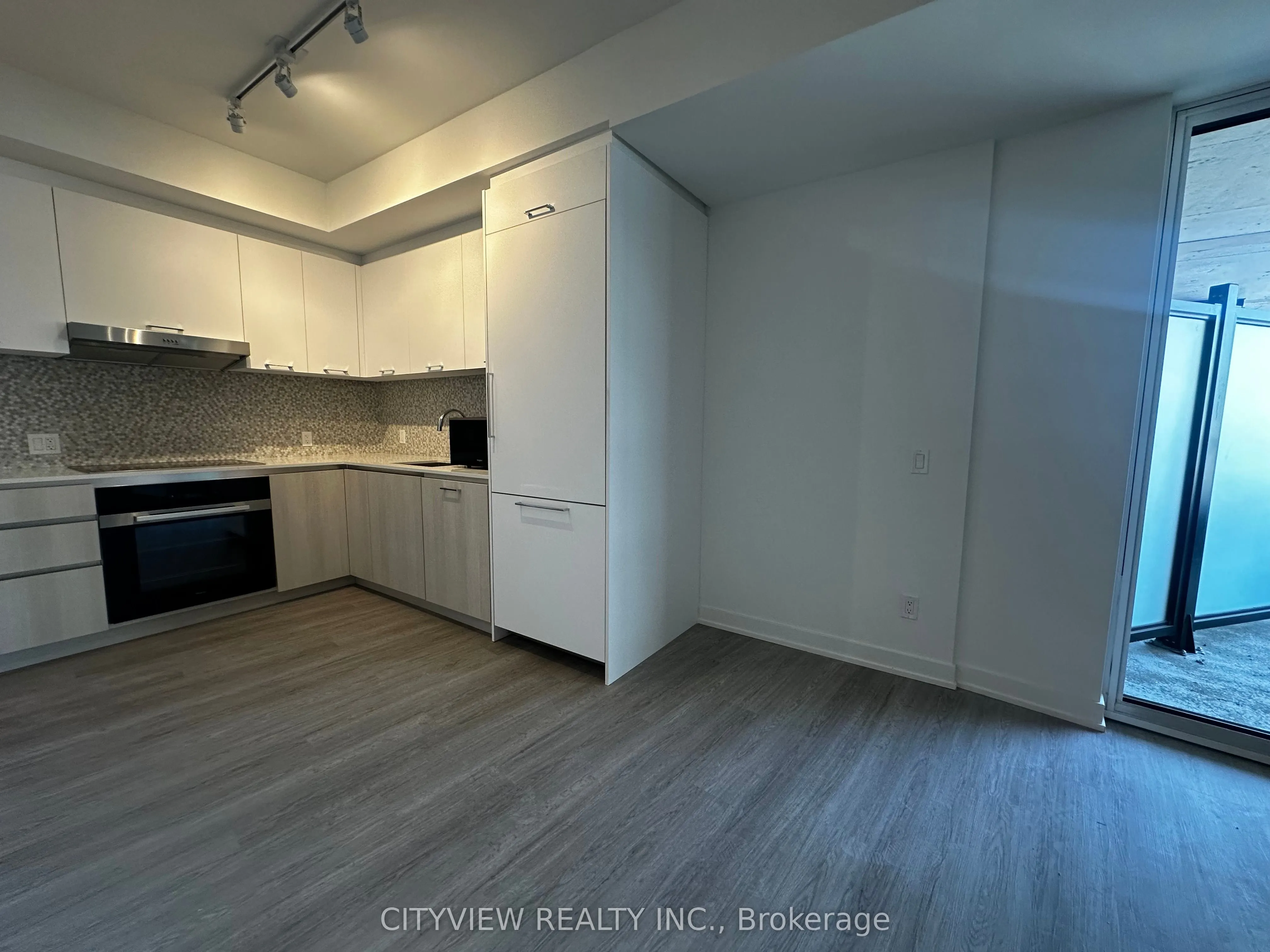 8188 Yonge Street, #233
