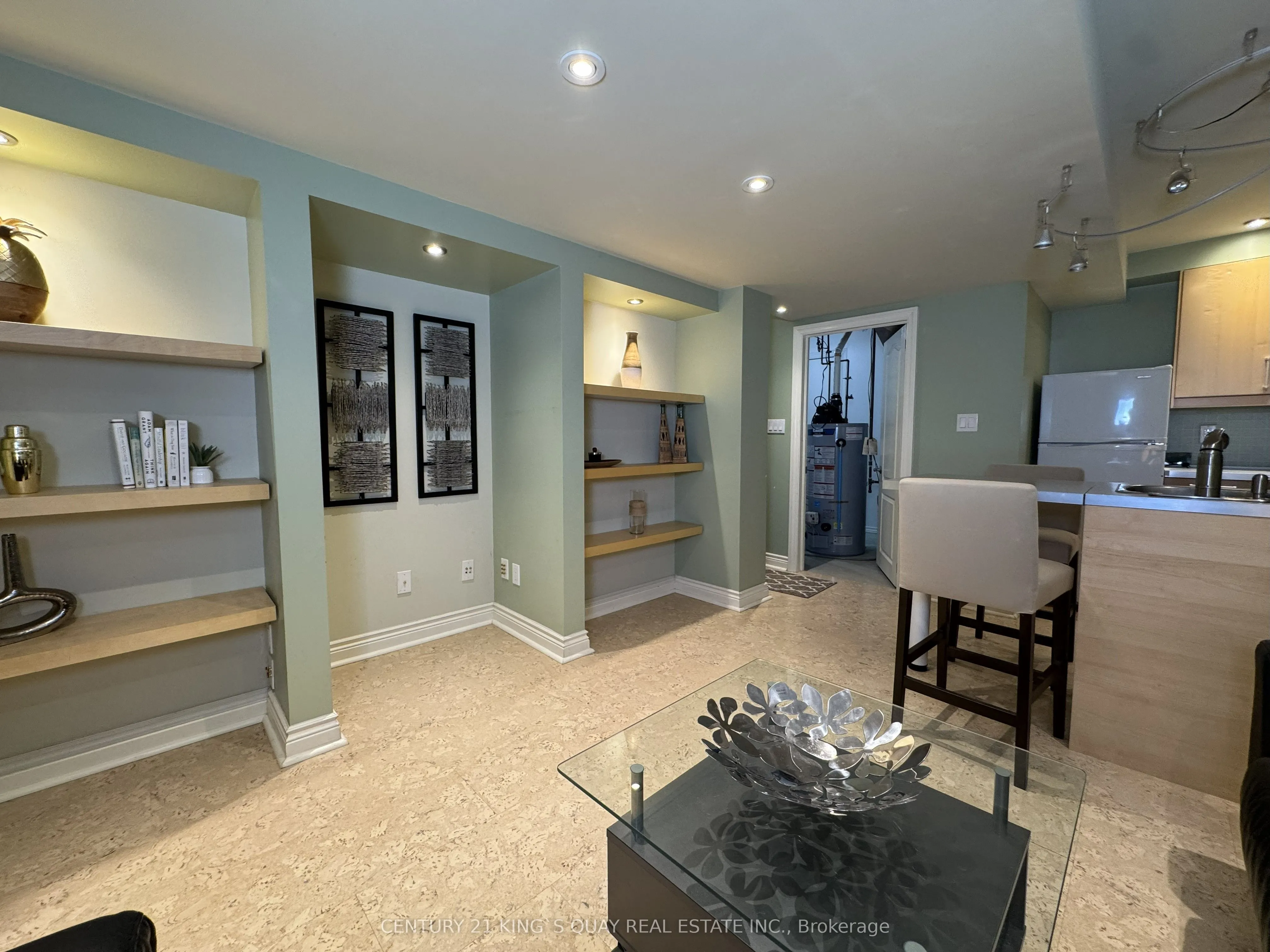114 Greensboro Drive S