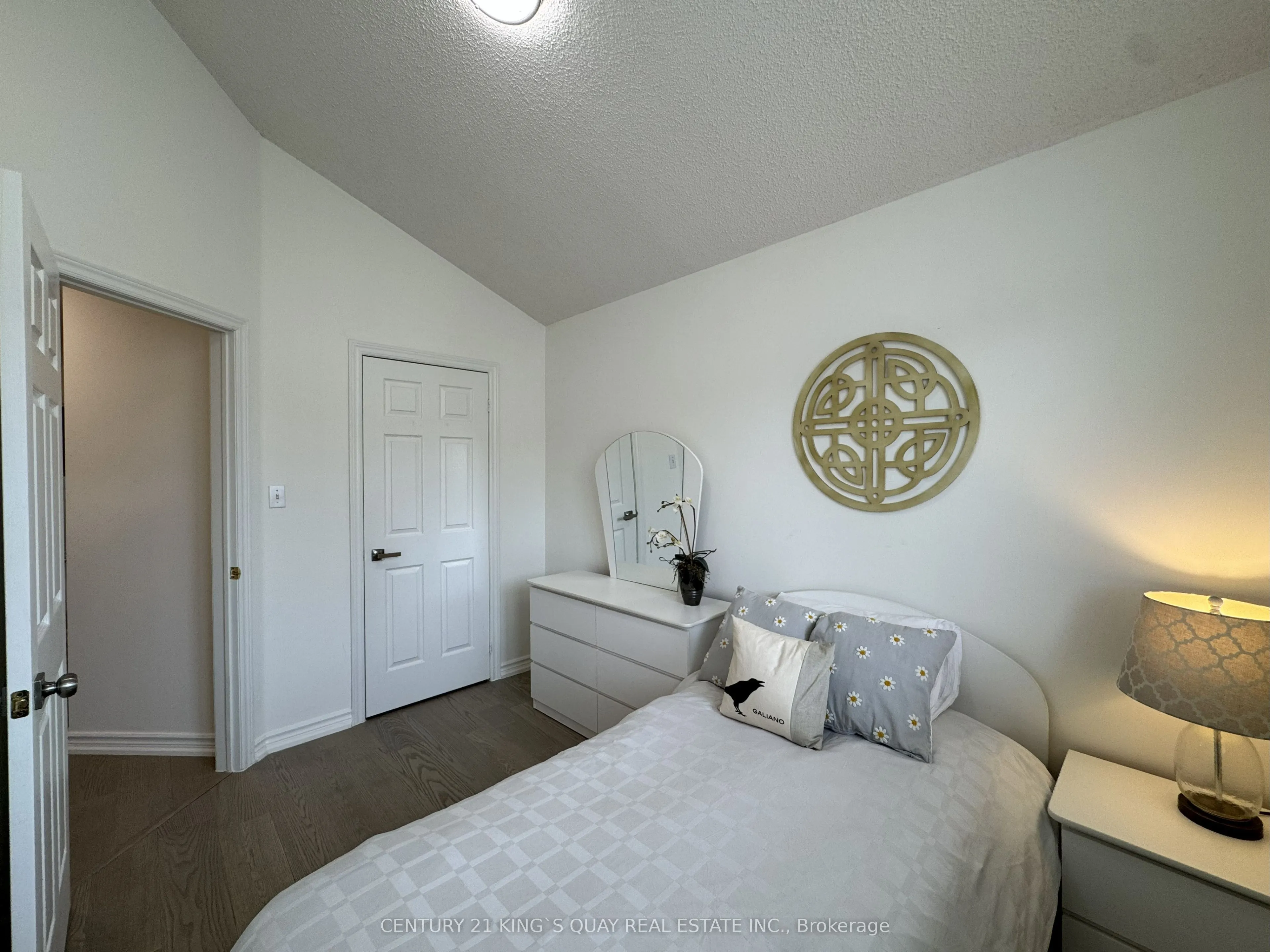 114 Greensboro Drive S