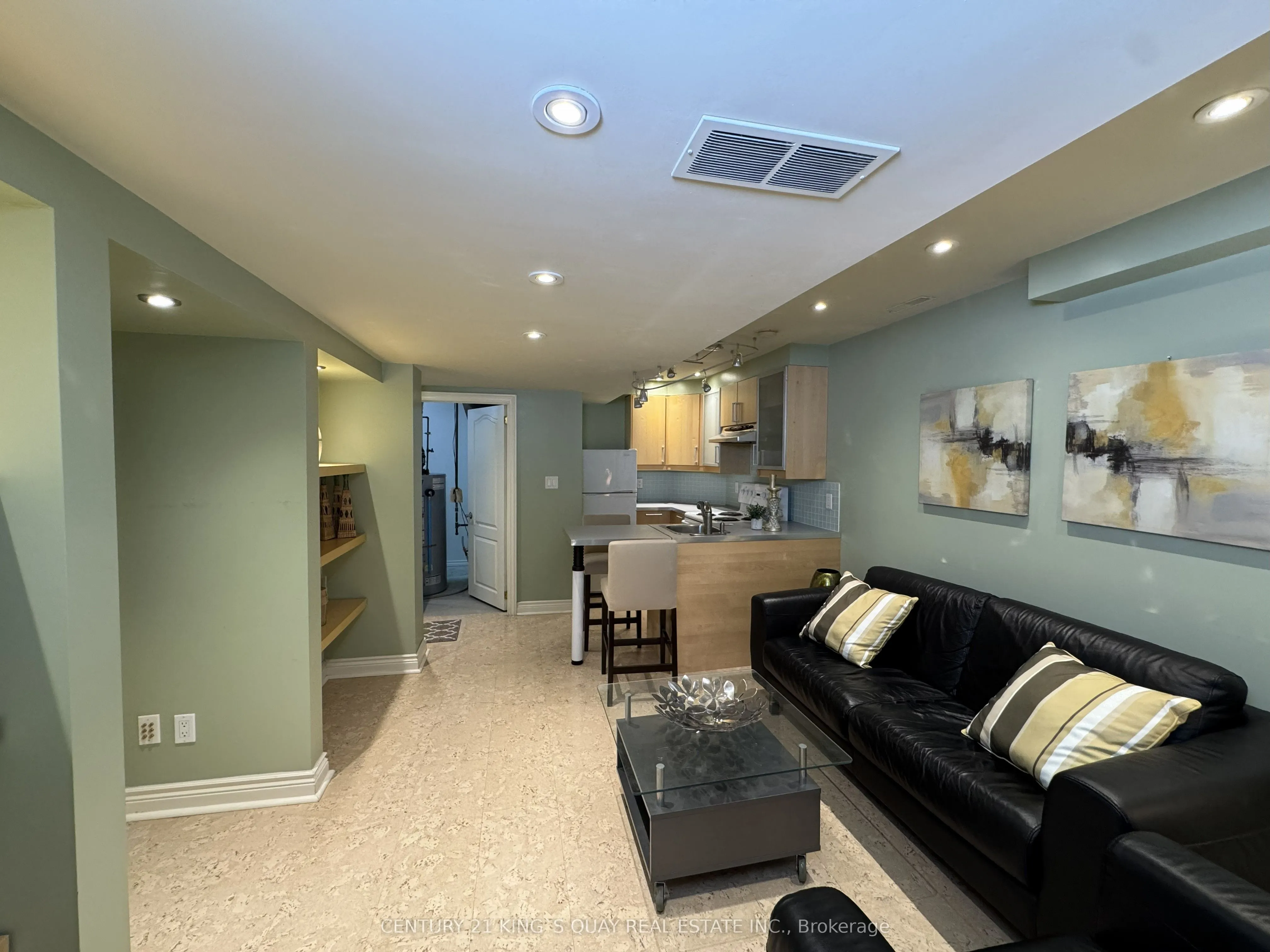 114 Greensboro Drive S