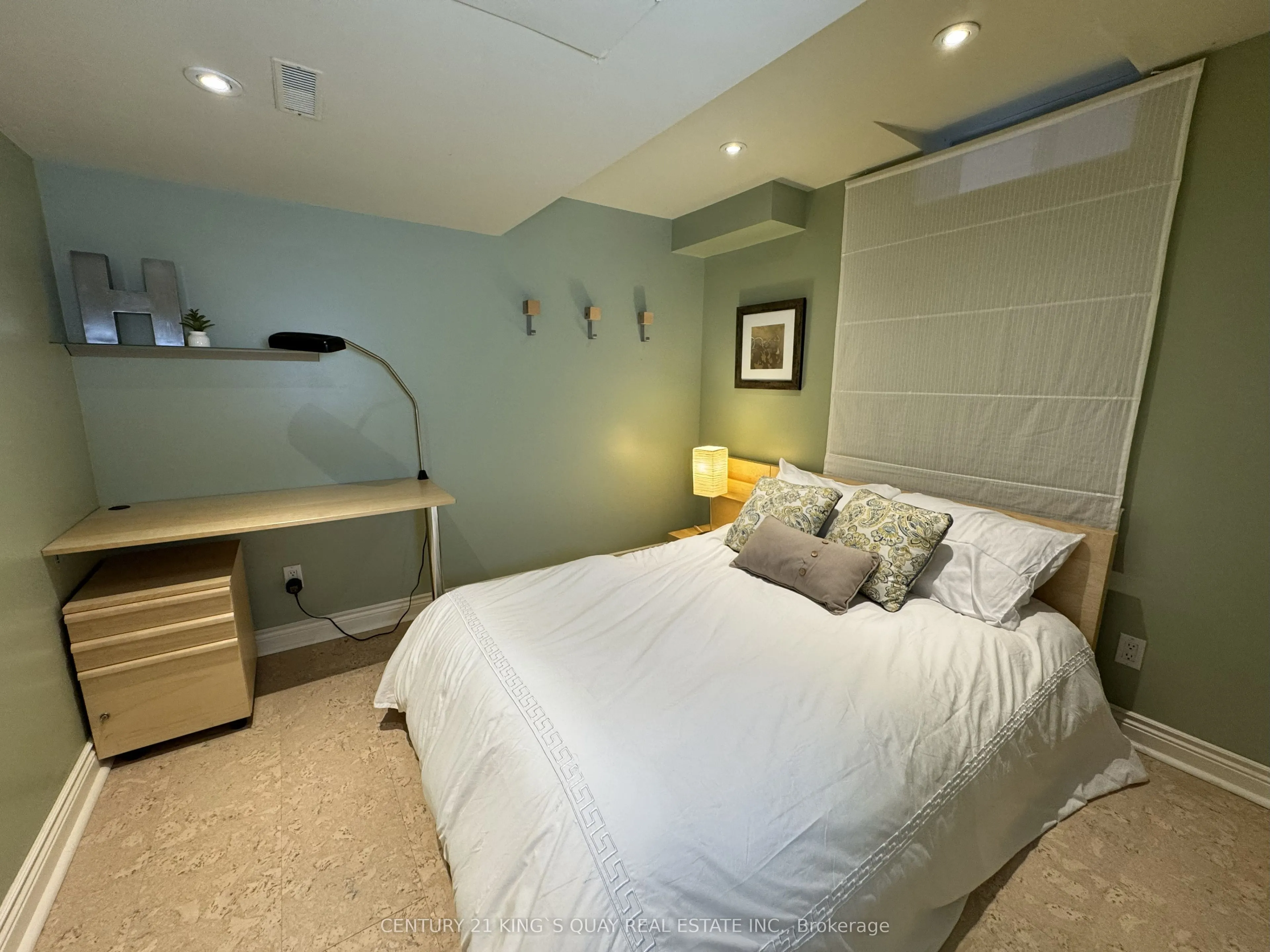 114 Greensboro Drive S