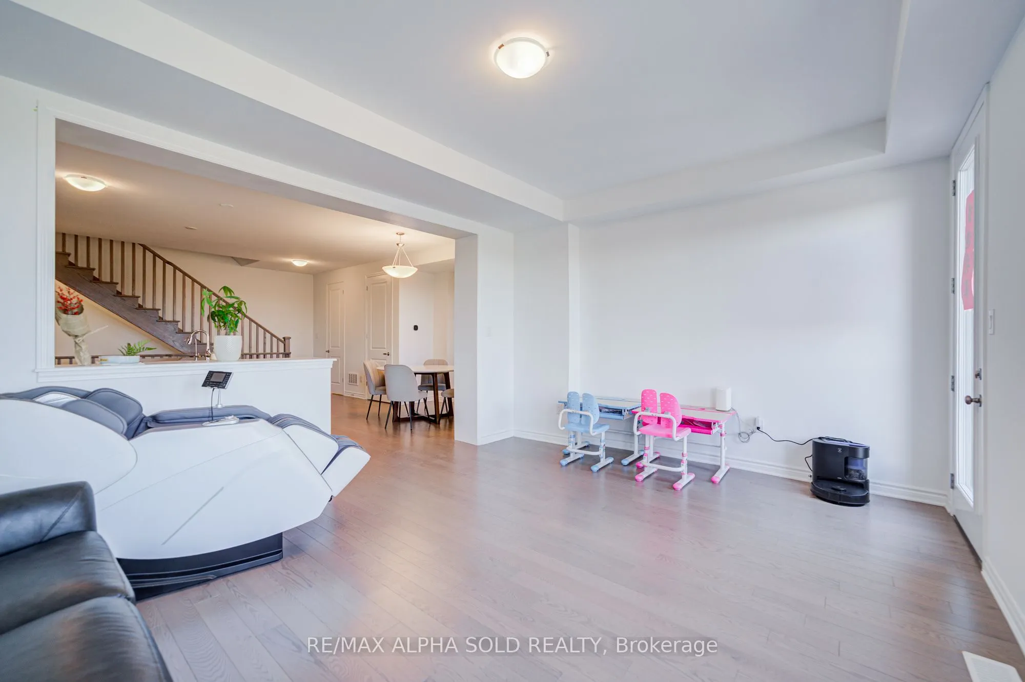 40 Azure Drive