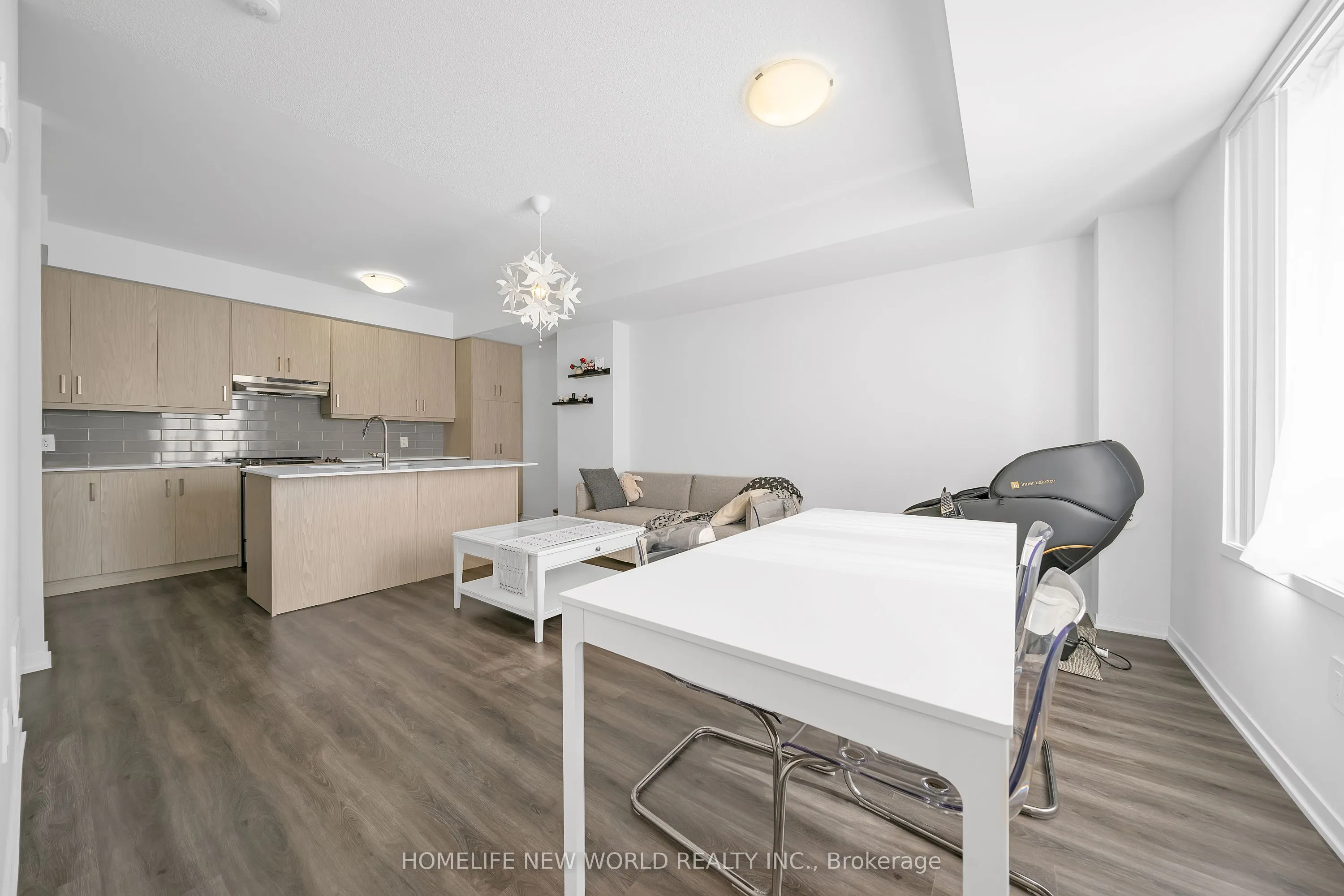30 Almond Blossom Mews, #112