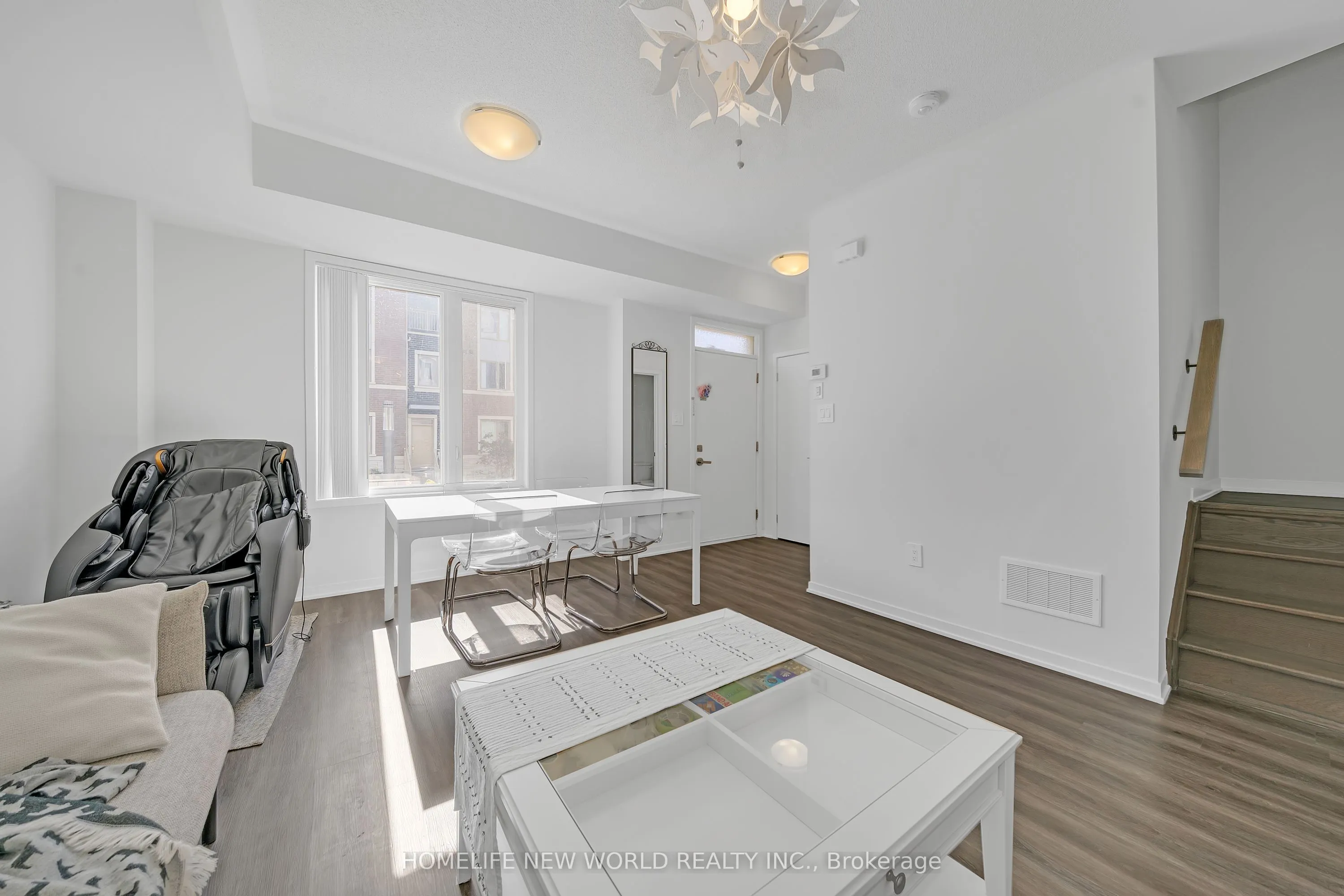 30 Almond Blossom Mews, #112