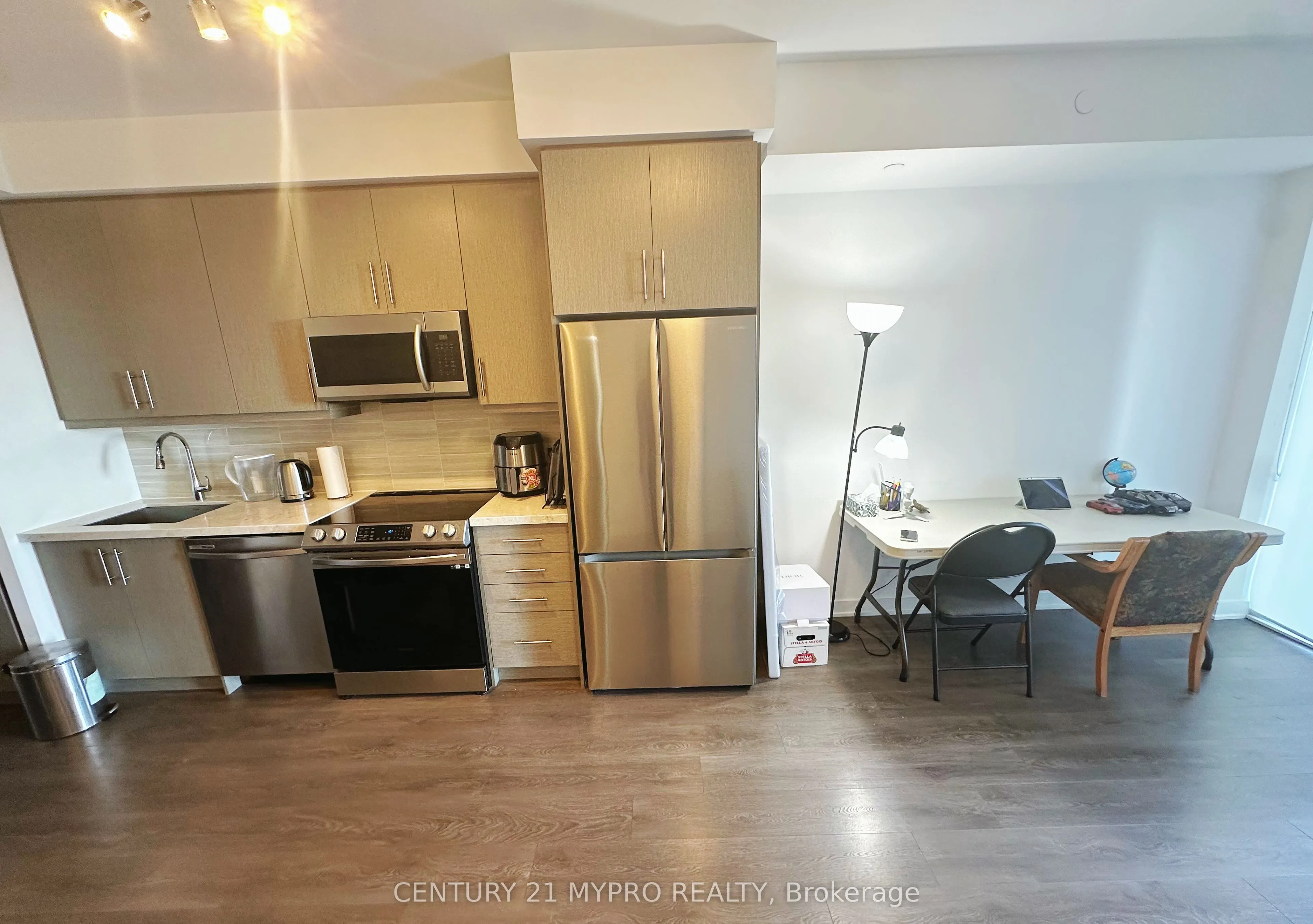 95 Oneida Crescent, #2006