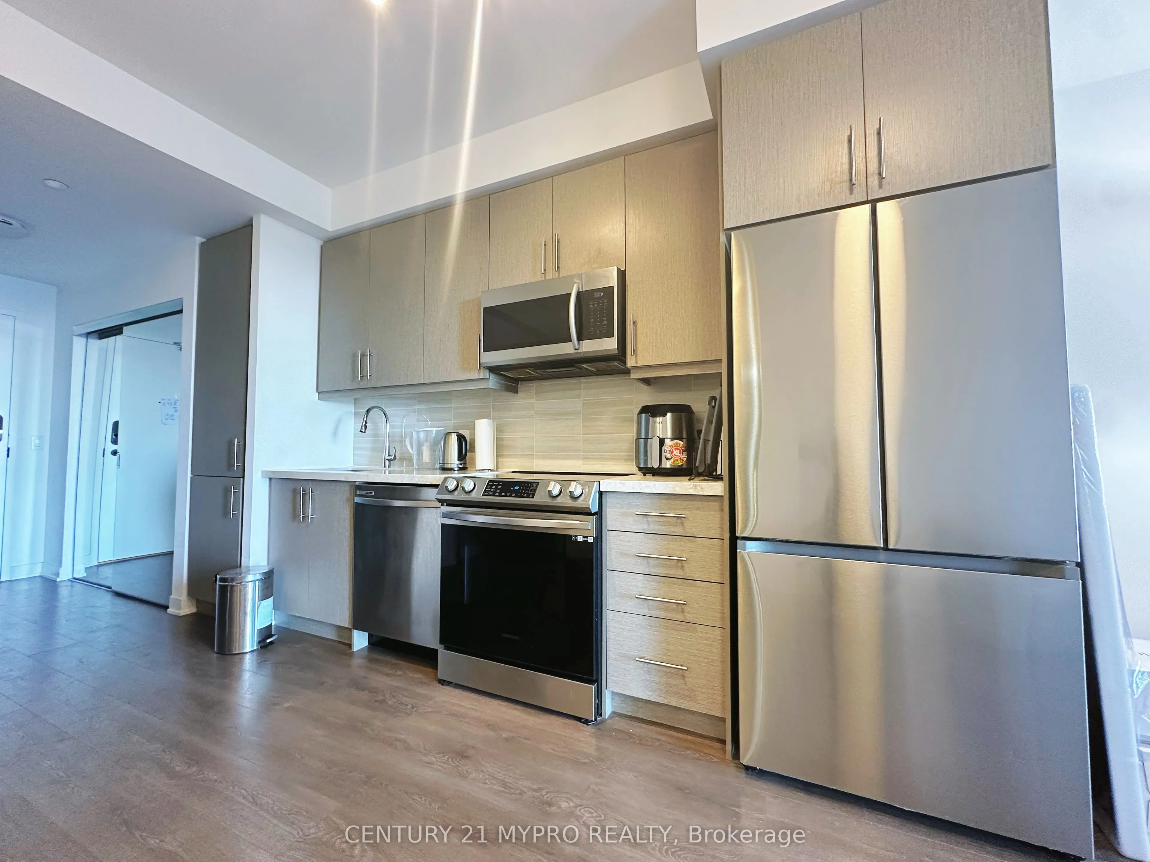 95 Oneida Crescent, #2006