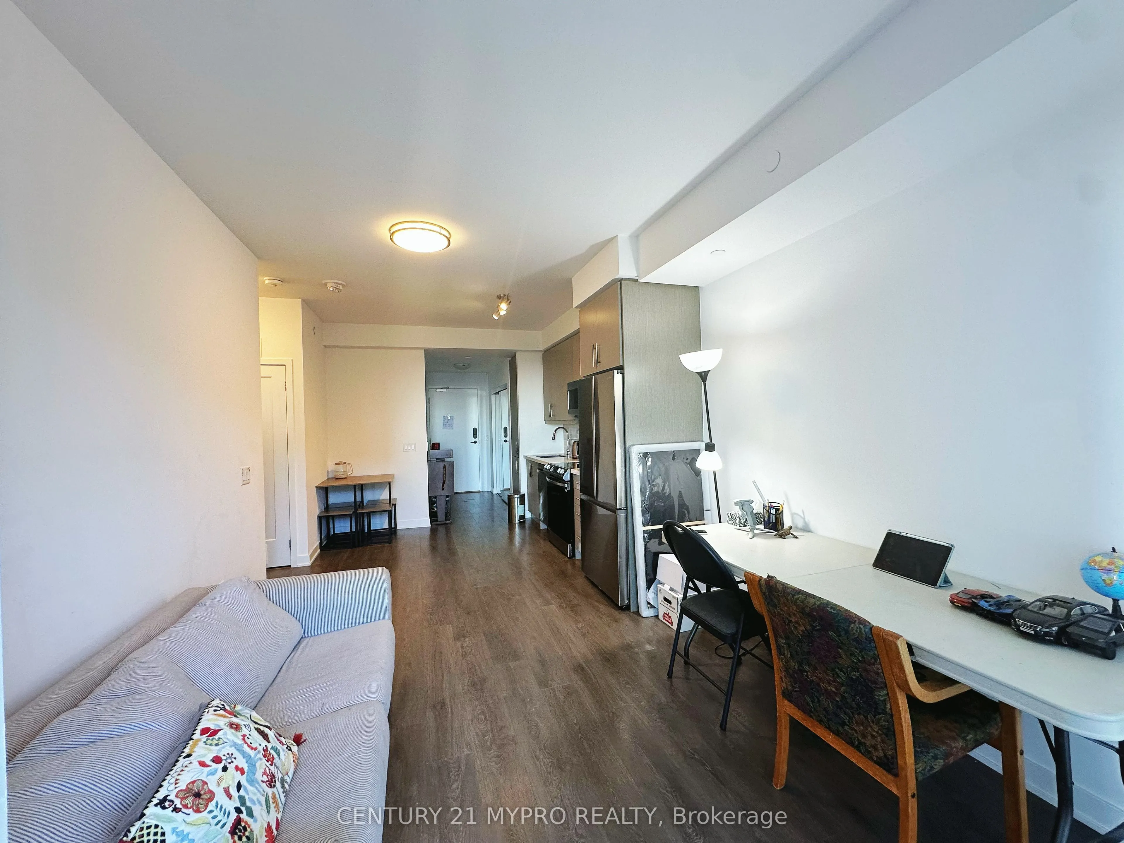 95 Oneida Crescent, #2006