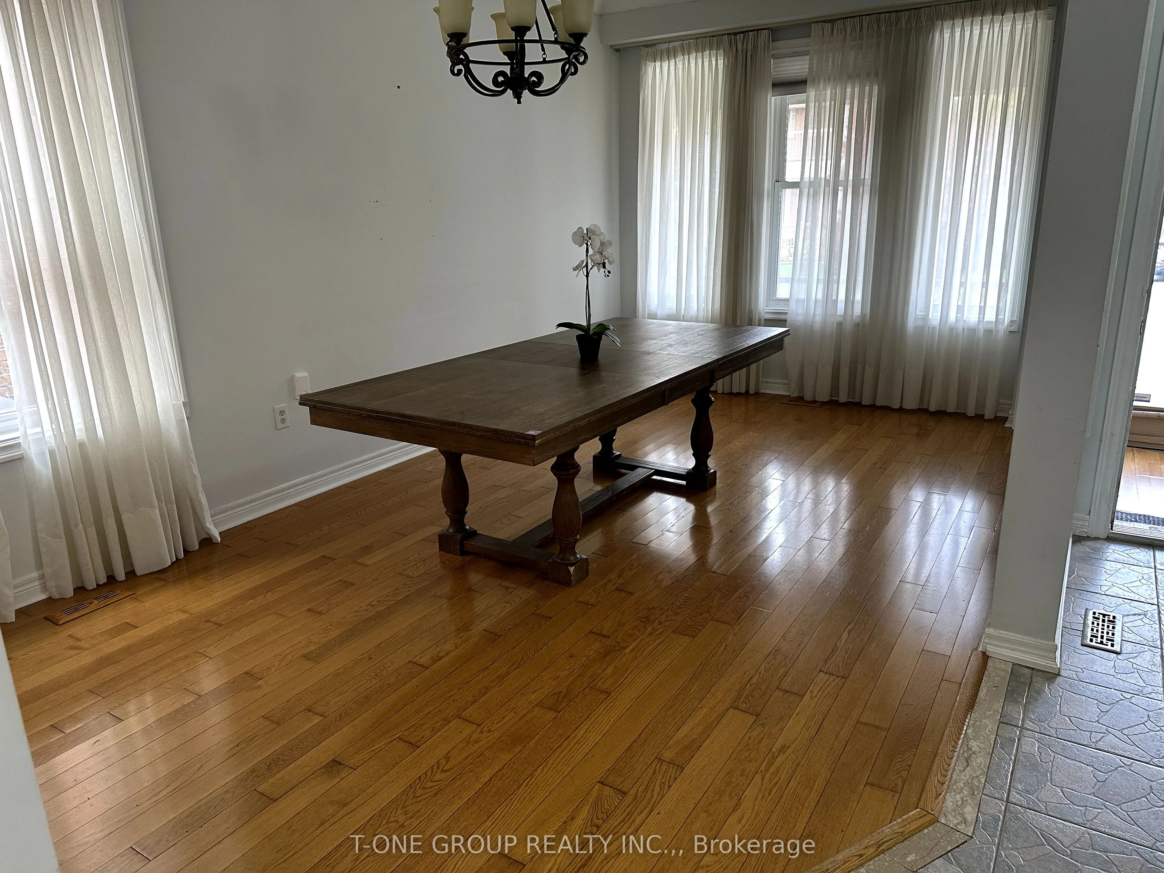 81 Longwood Avenue