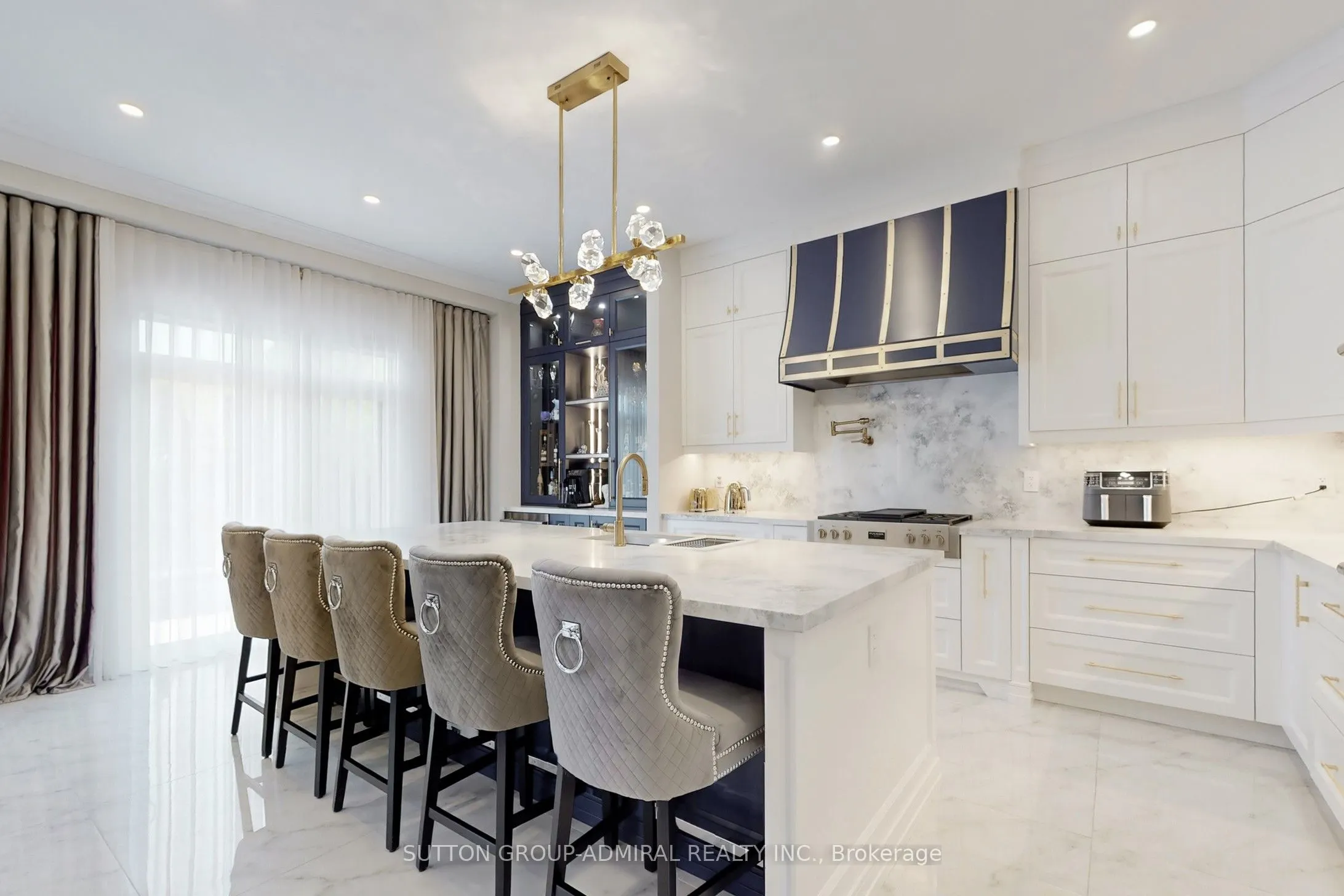 37 Cedarpoint Court