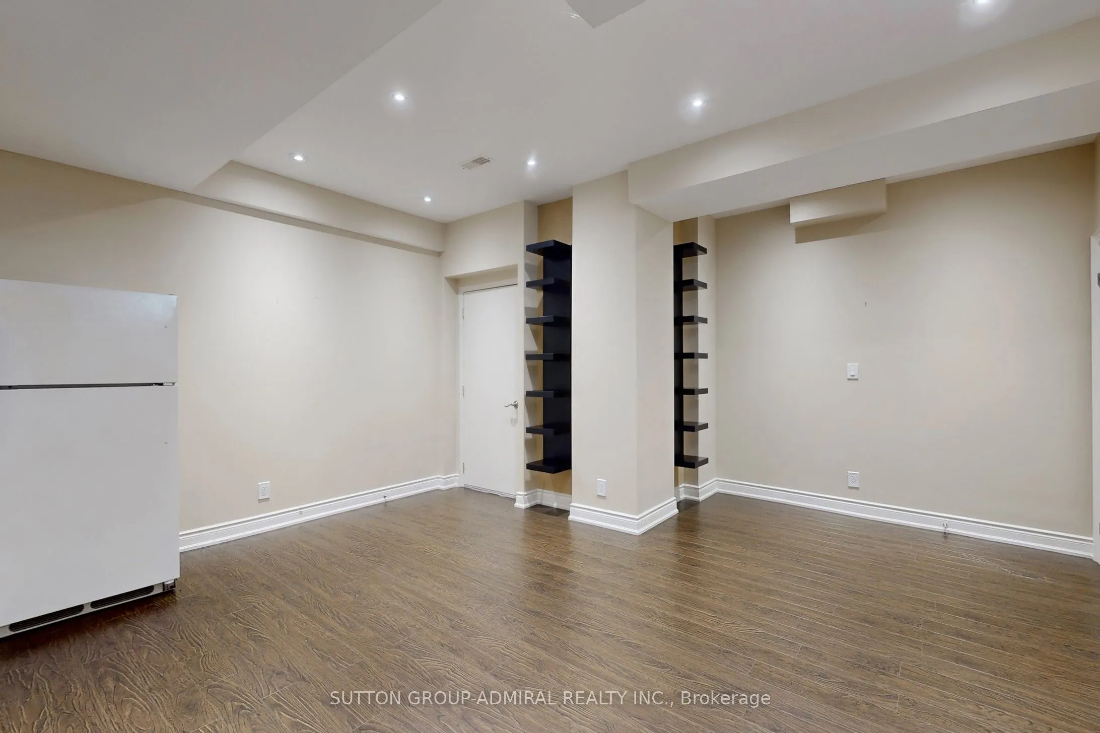 37 Cedarpoint Court