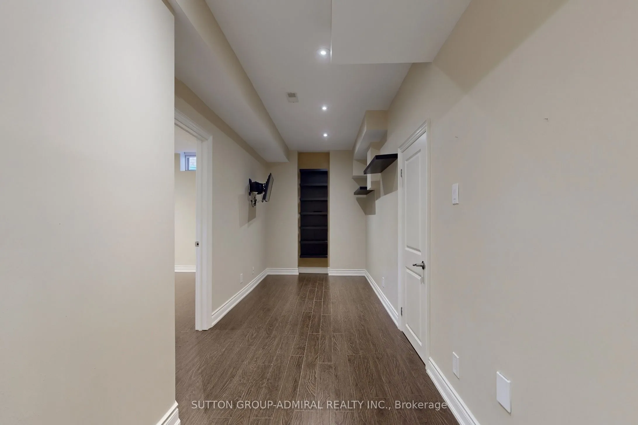 37 Cedarpoint Court