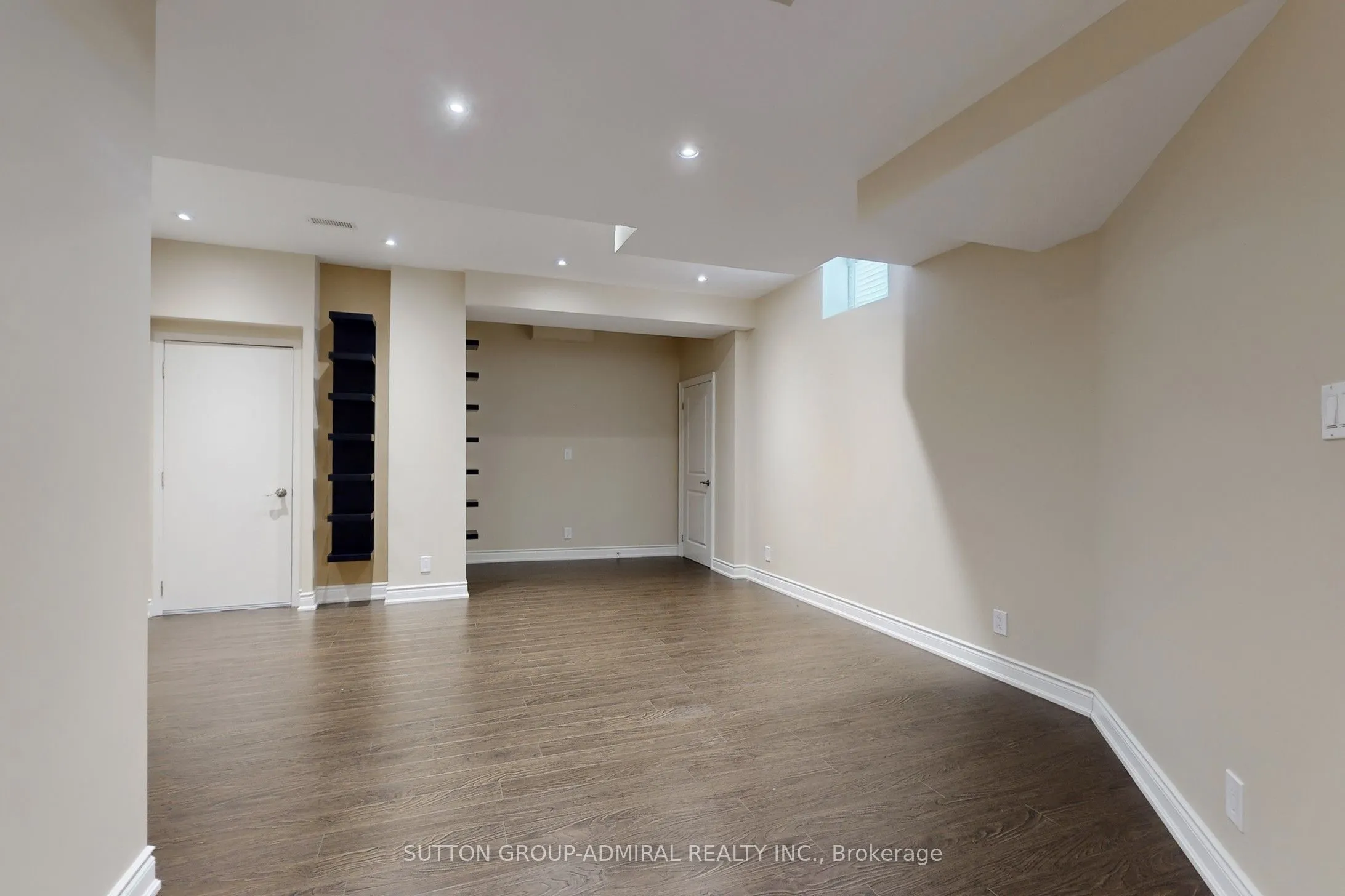 37 Cedarpoint Court