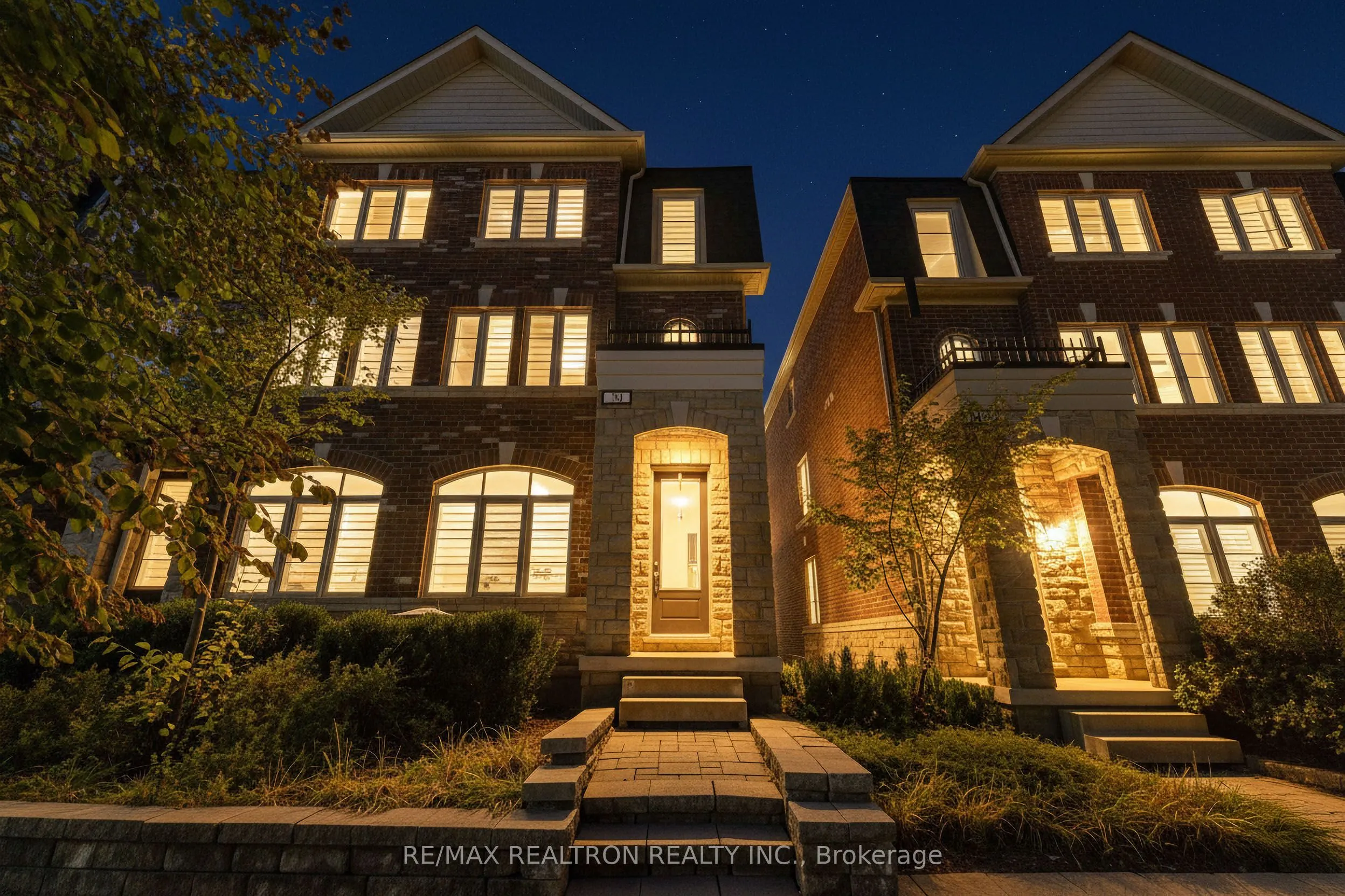1331 Major Mackenzie Drive, #30