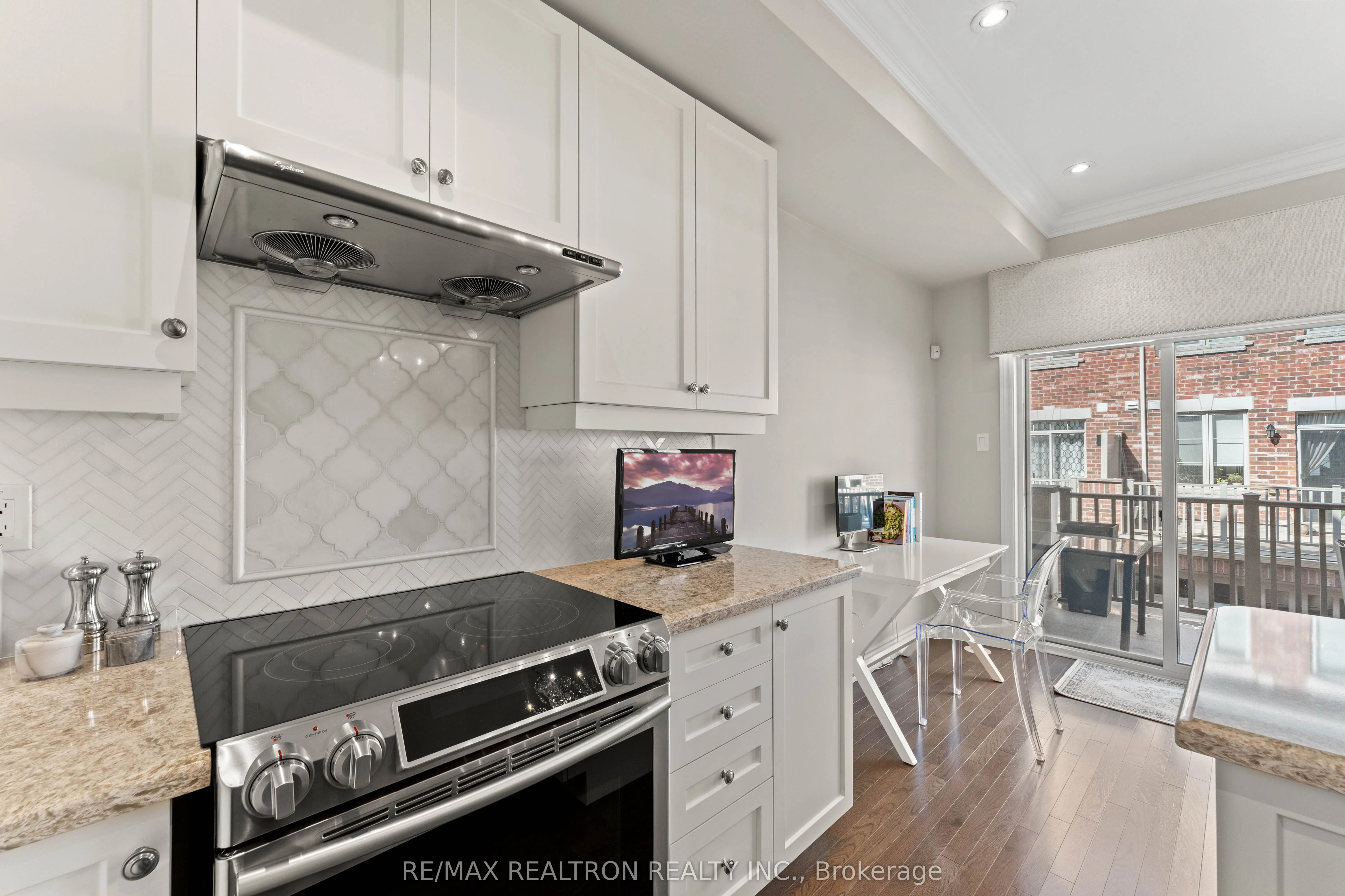 1331 Major Mackenzie Drive, #30