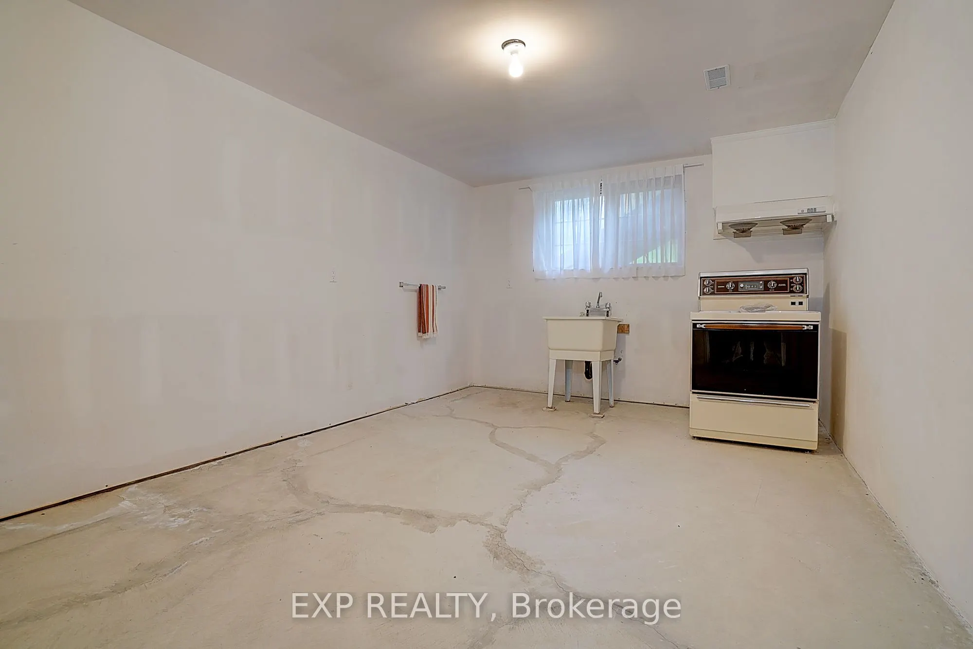 77 Silver Fox Place