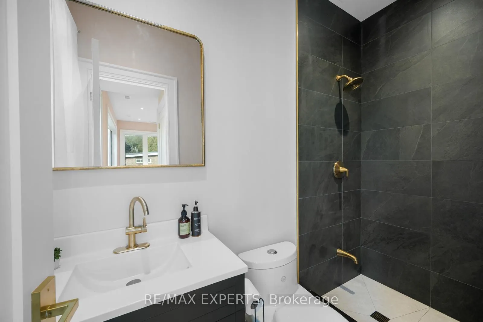 2821 Mt Albert Road