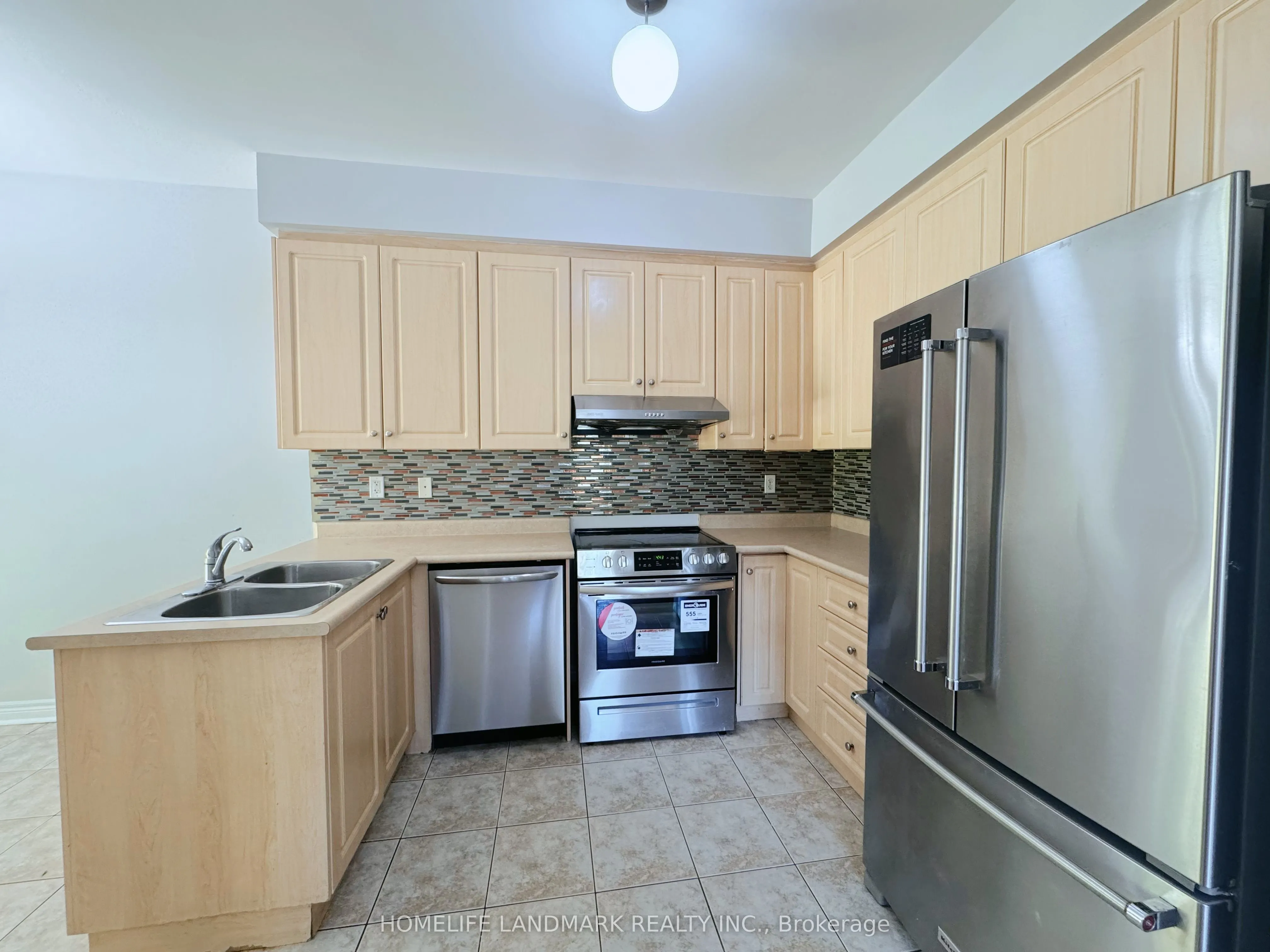 86 Andes Crescent