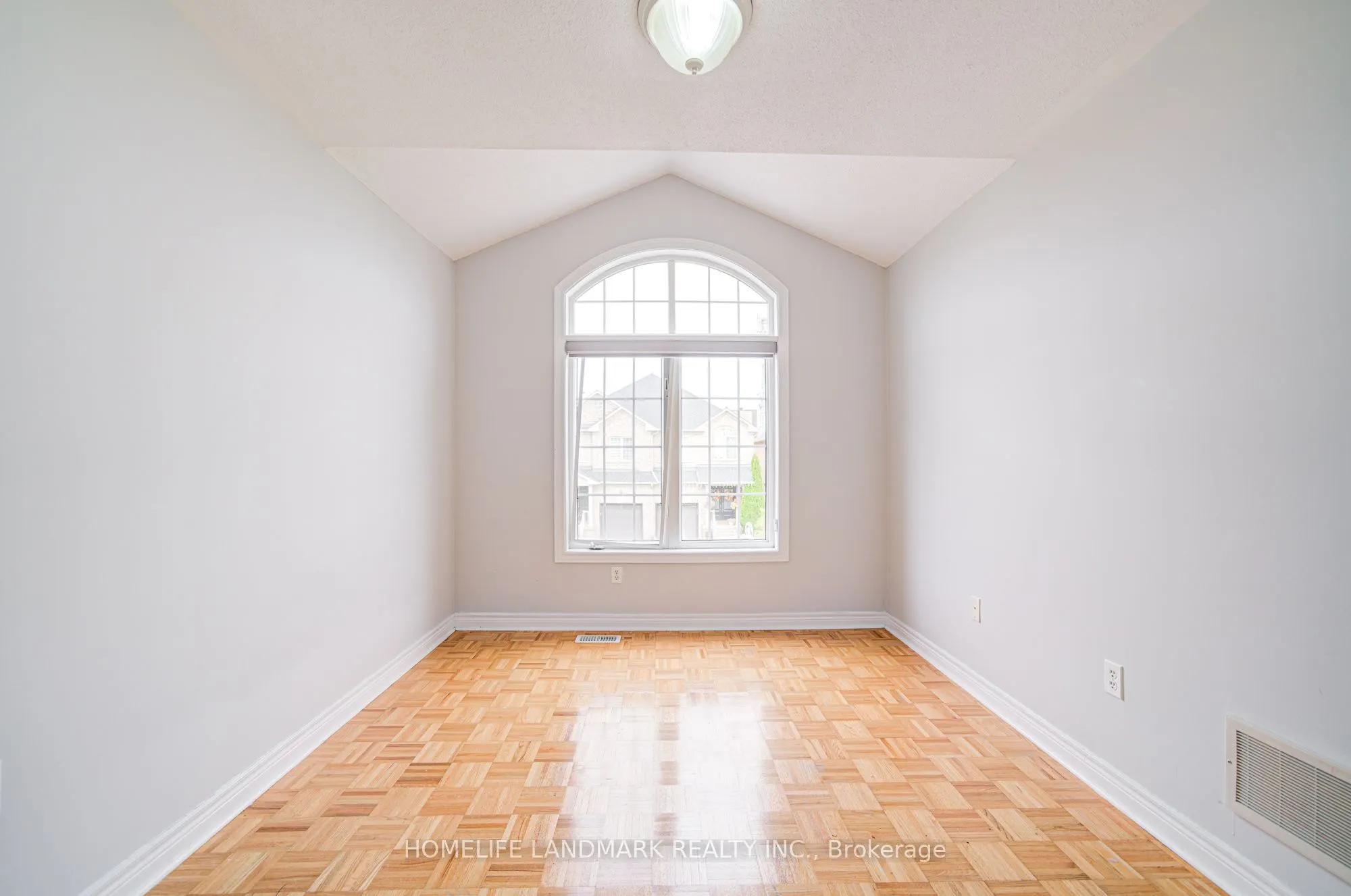 86 Andes Crescent