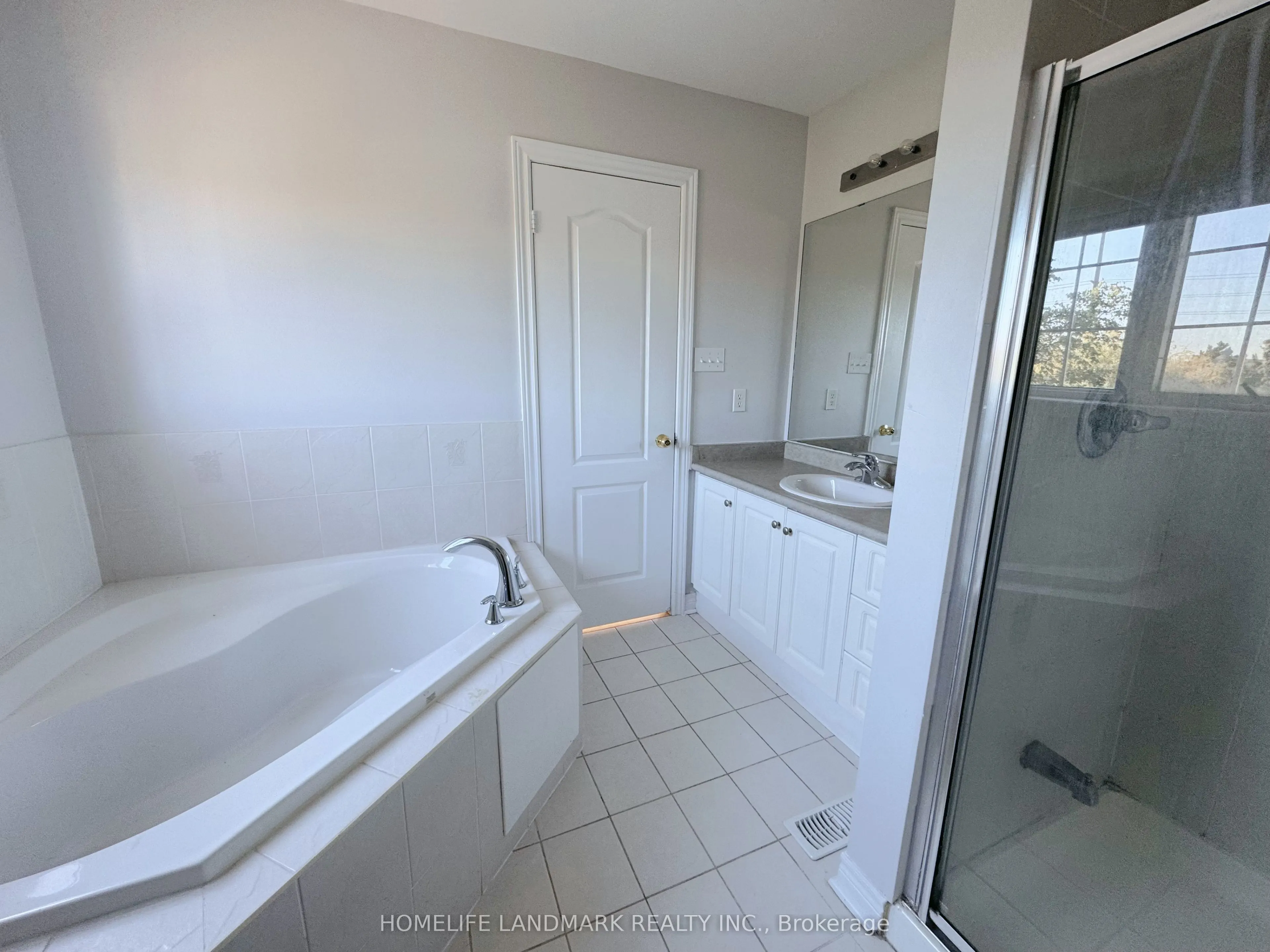 86 Andes Crescent