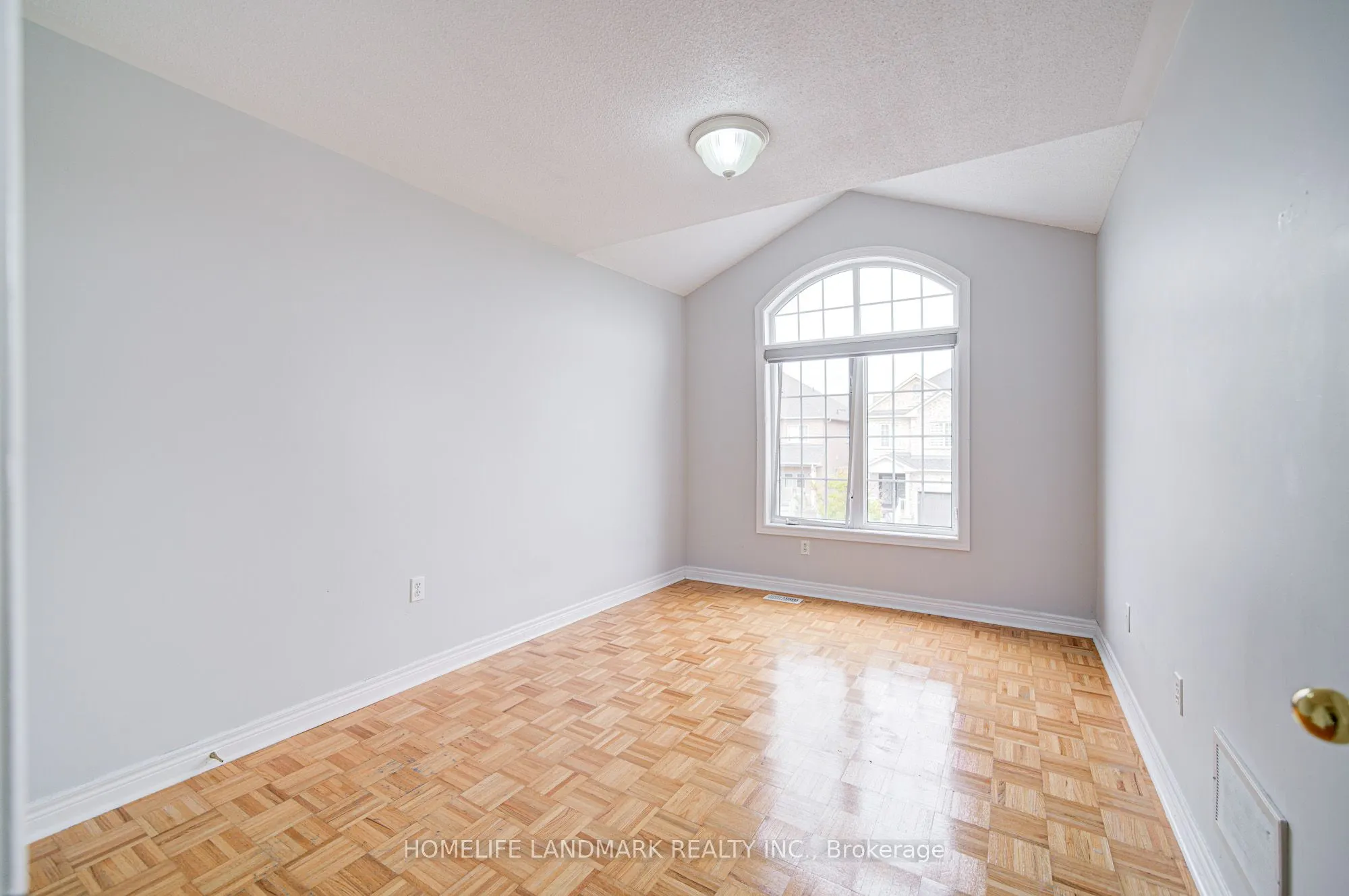 86 Andes Crescent
