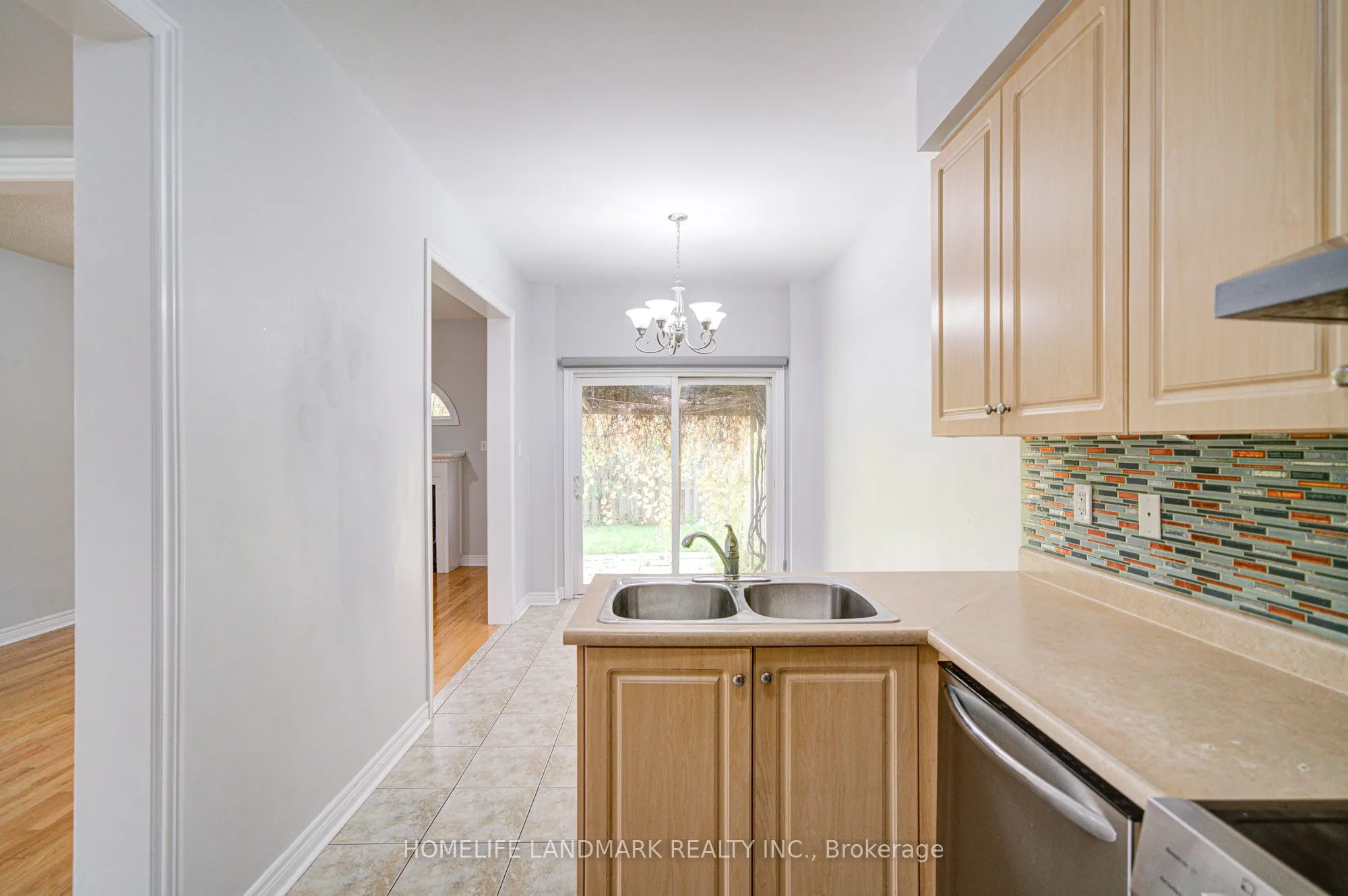 86 Andes Crescent