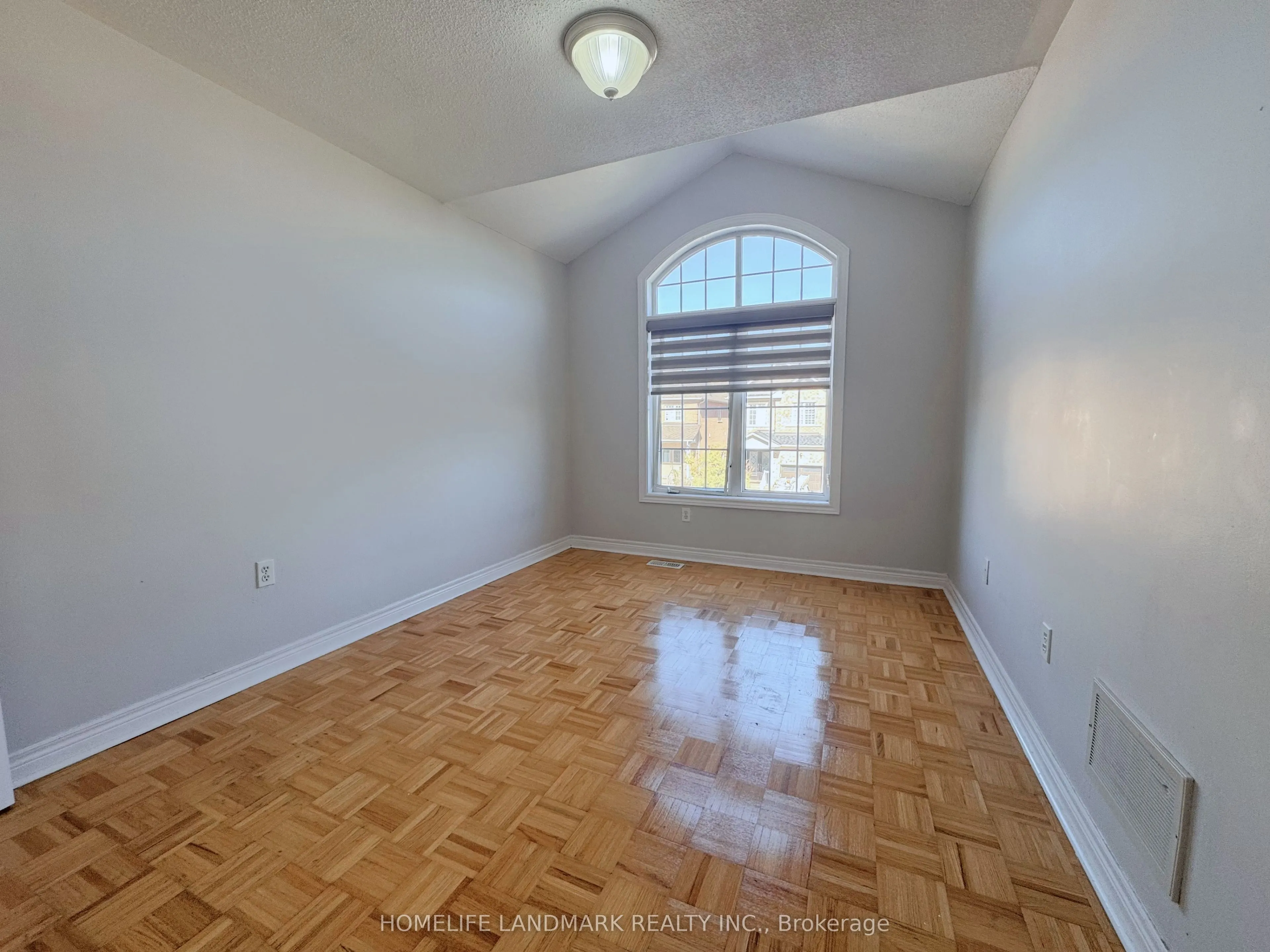 86 Andes Crescent