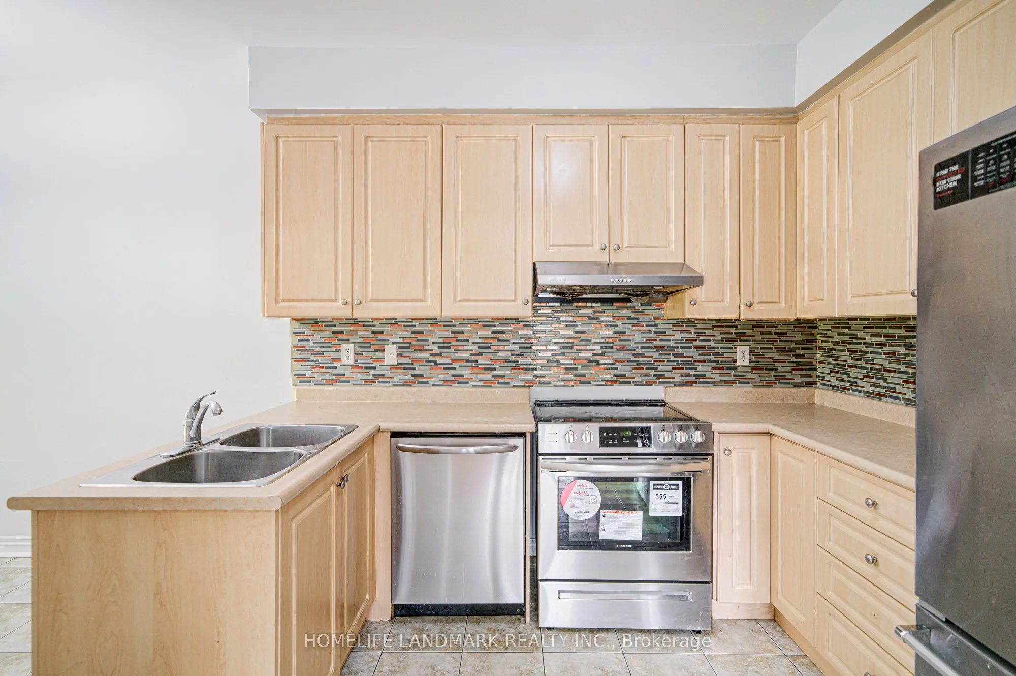 86 Andes Crescent