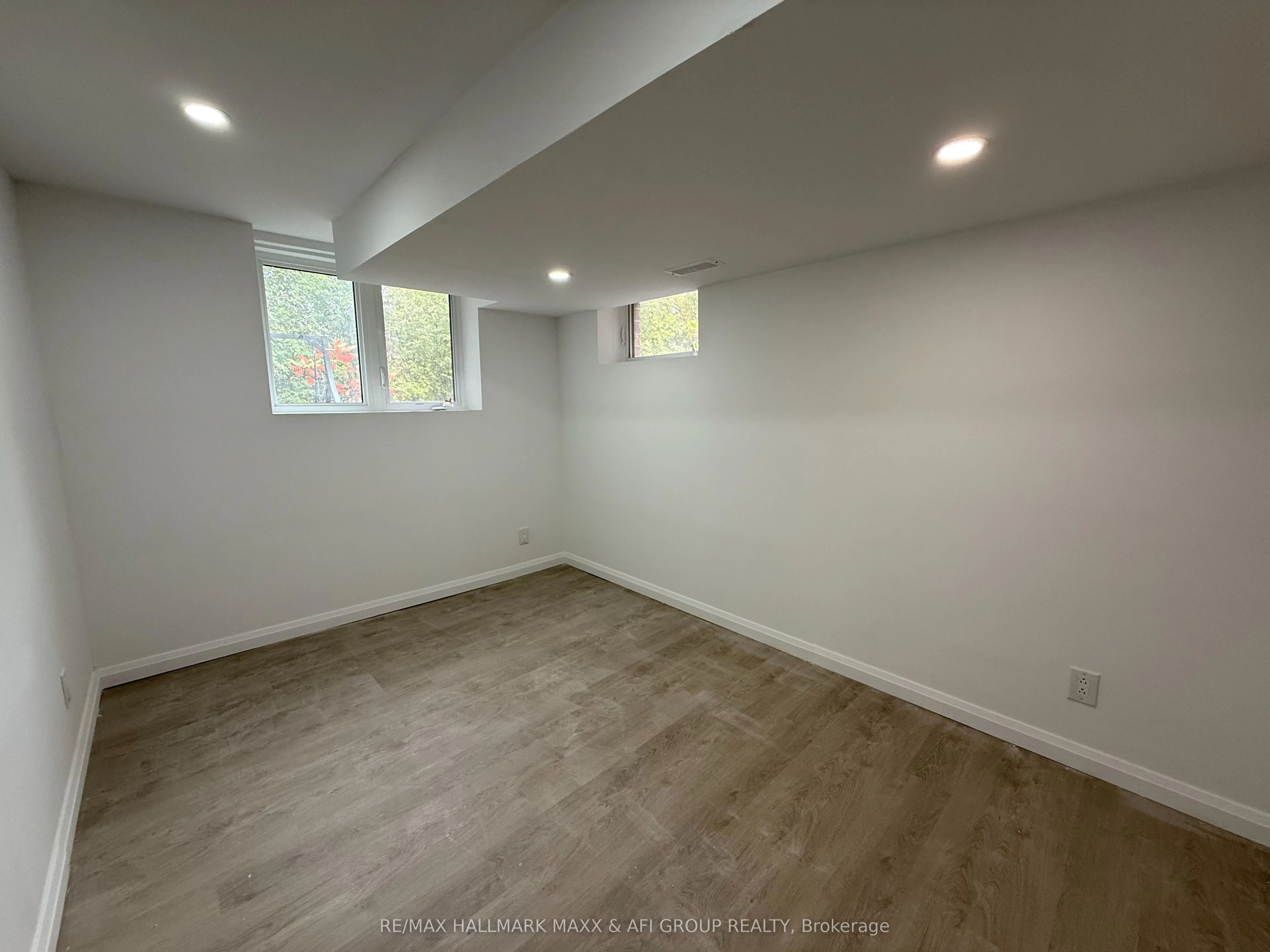 374 Rita's Avenue, #Lower