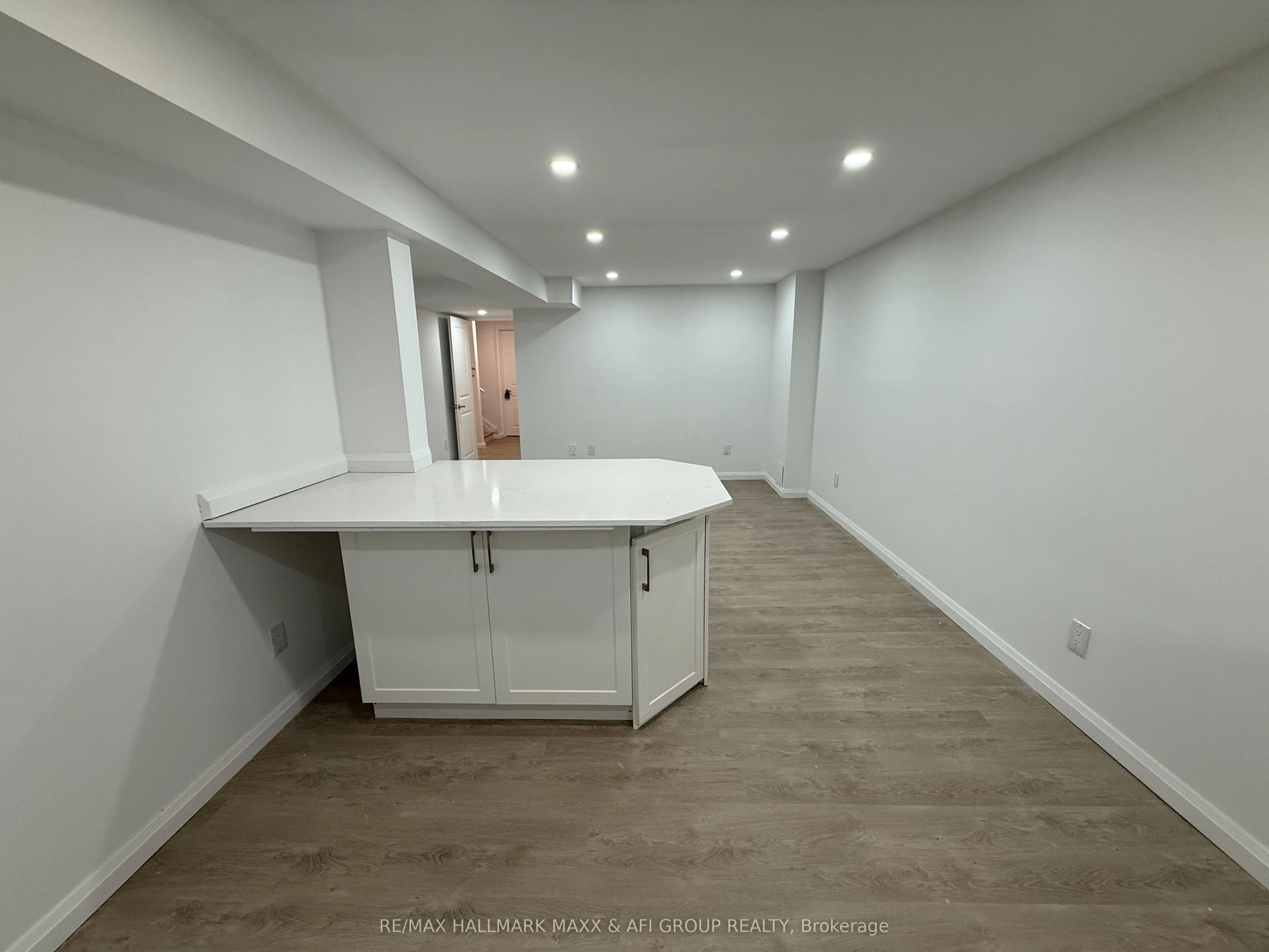 374 Rita's Avenue, #Lower