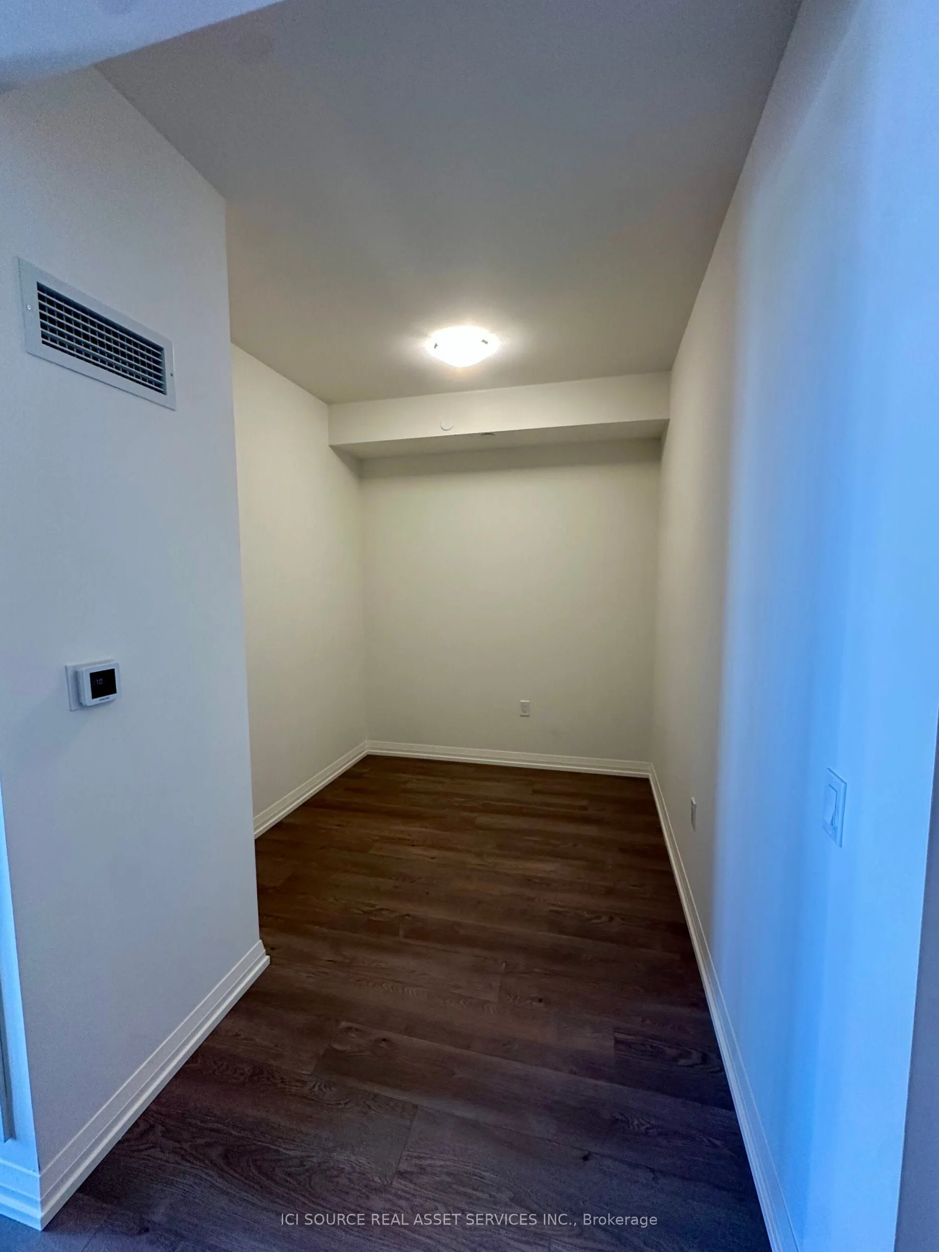 27 Korda Gate, #519
