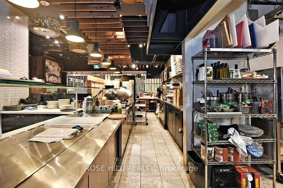 7181 Yonge Street, #10