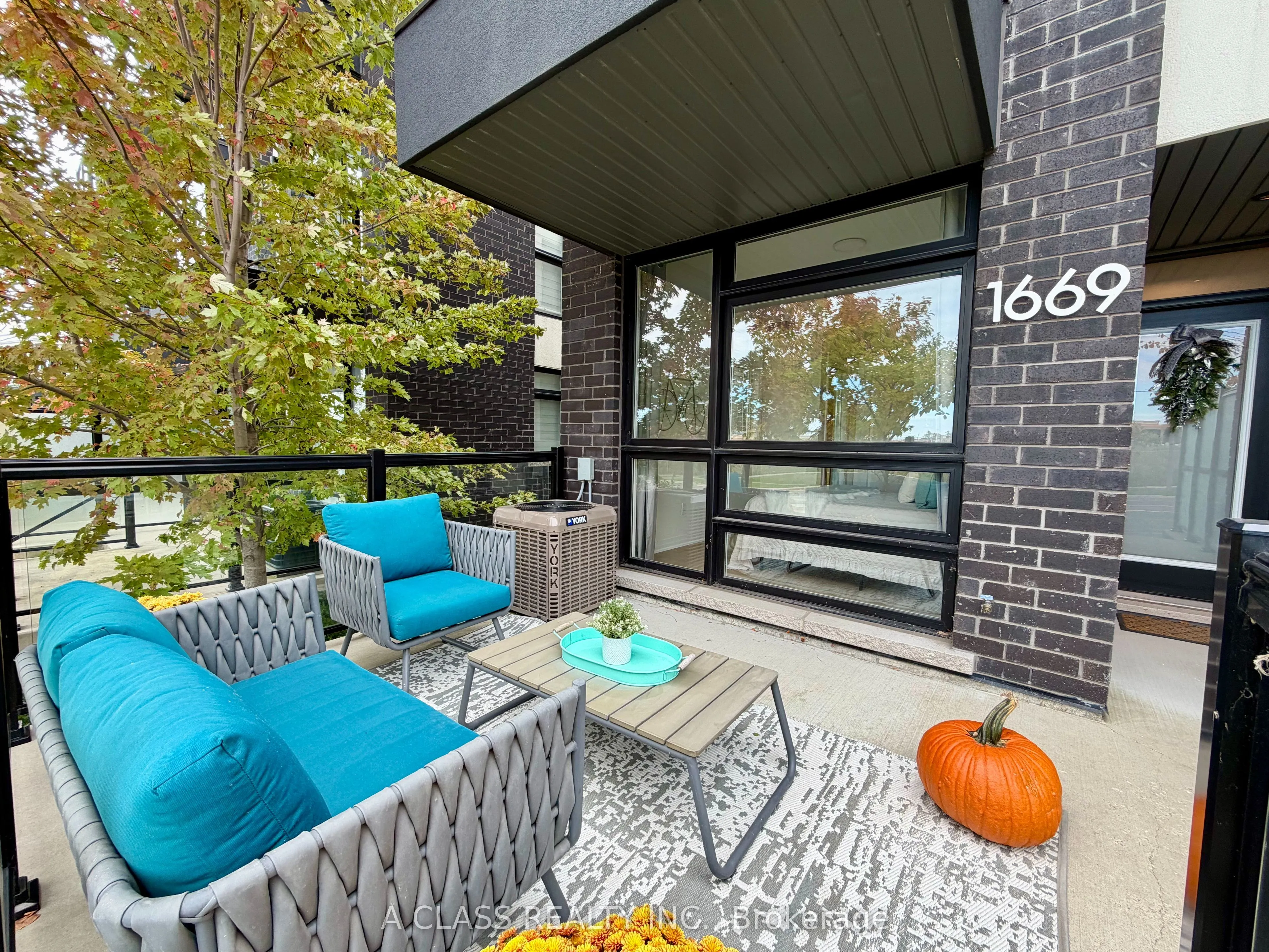 1669 Bur Oak Avenue, #7