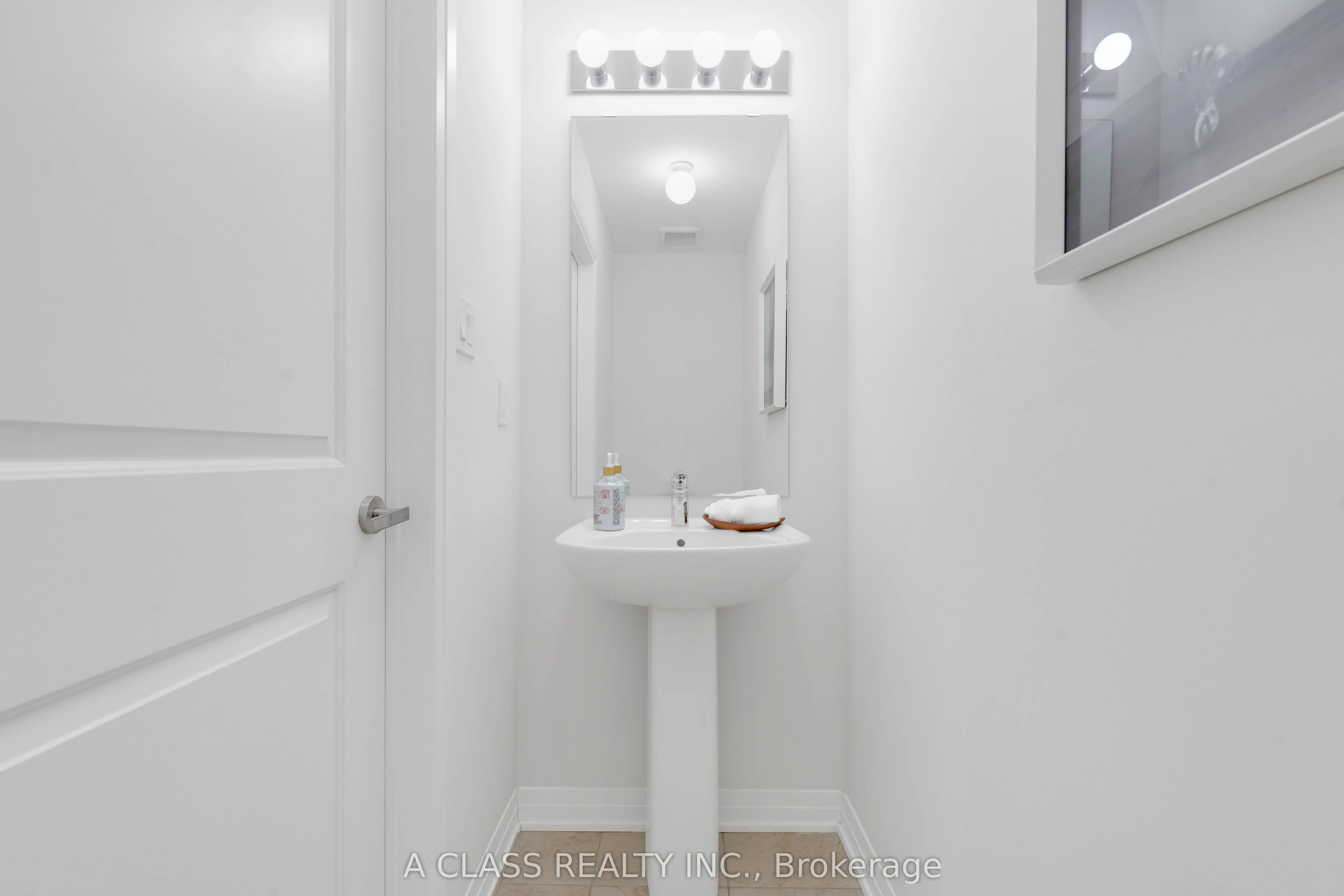 1669 Bur Oak Avenue, #7