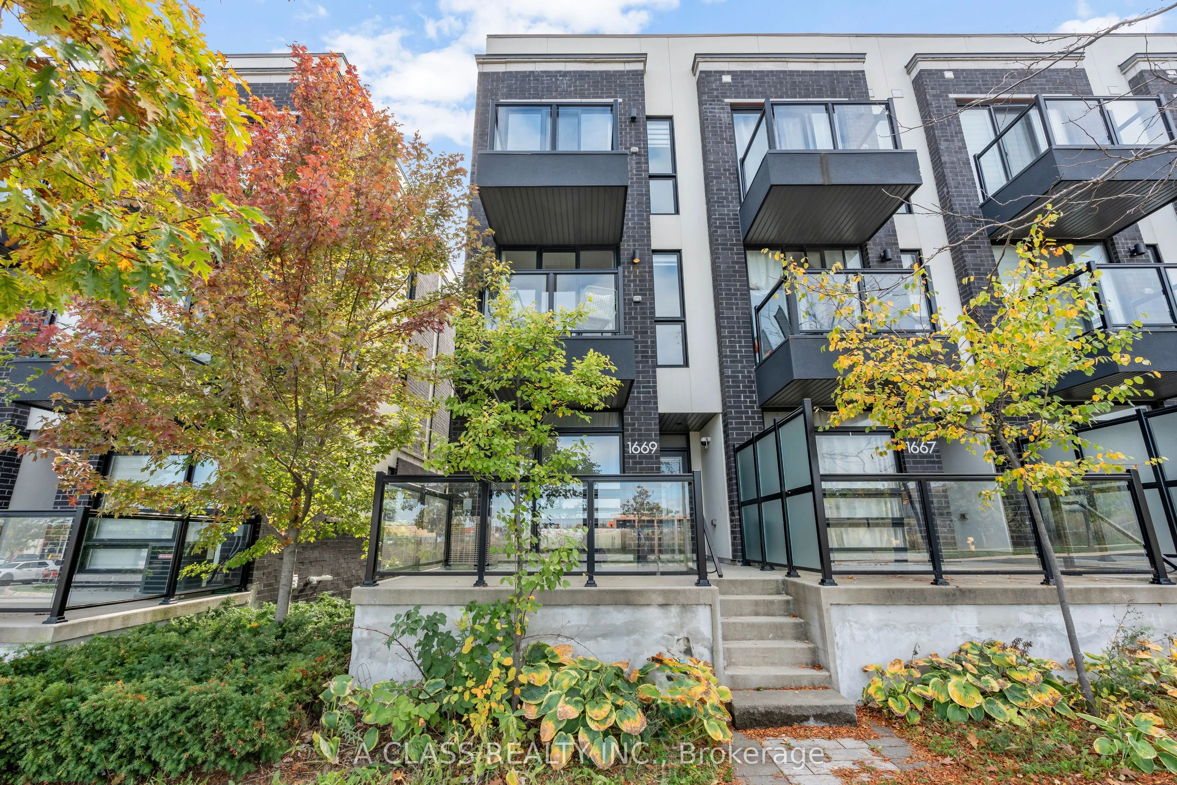 1669 Bur Oak Avenue, #7
