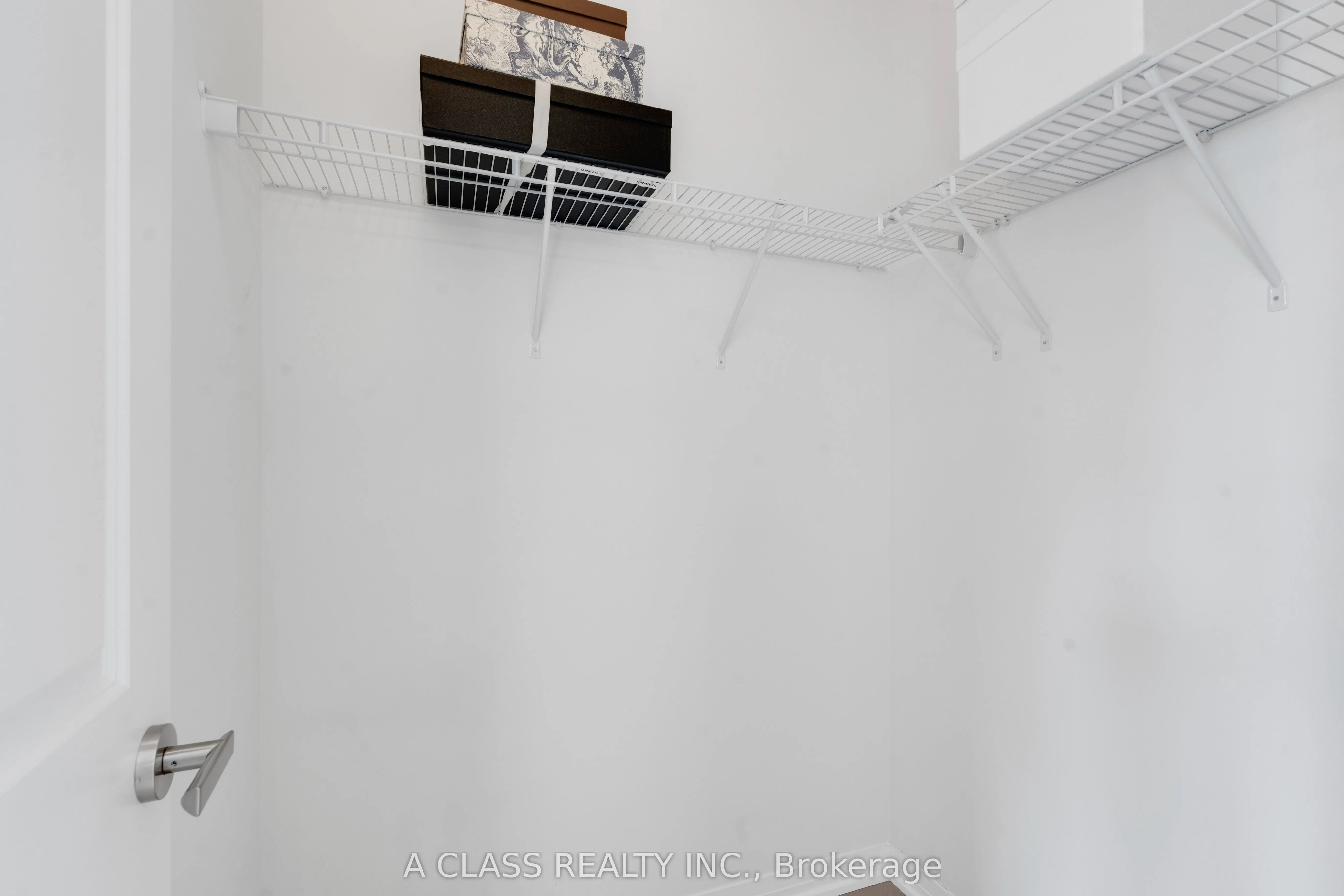 1669 Bur Oak Avenue, #7