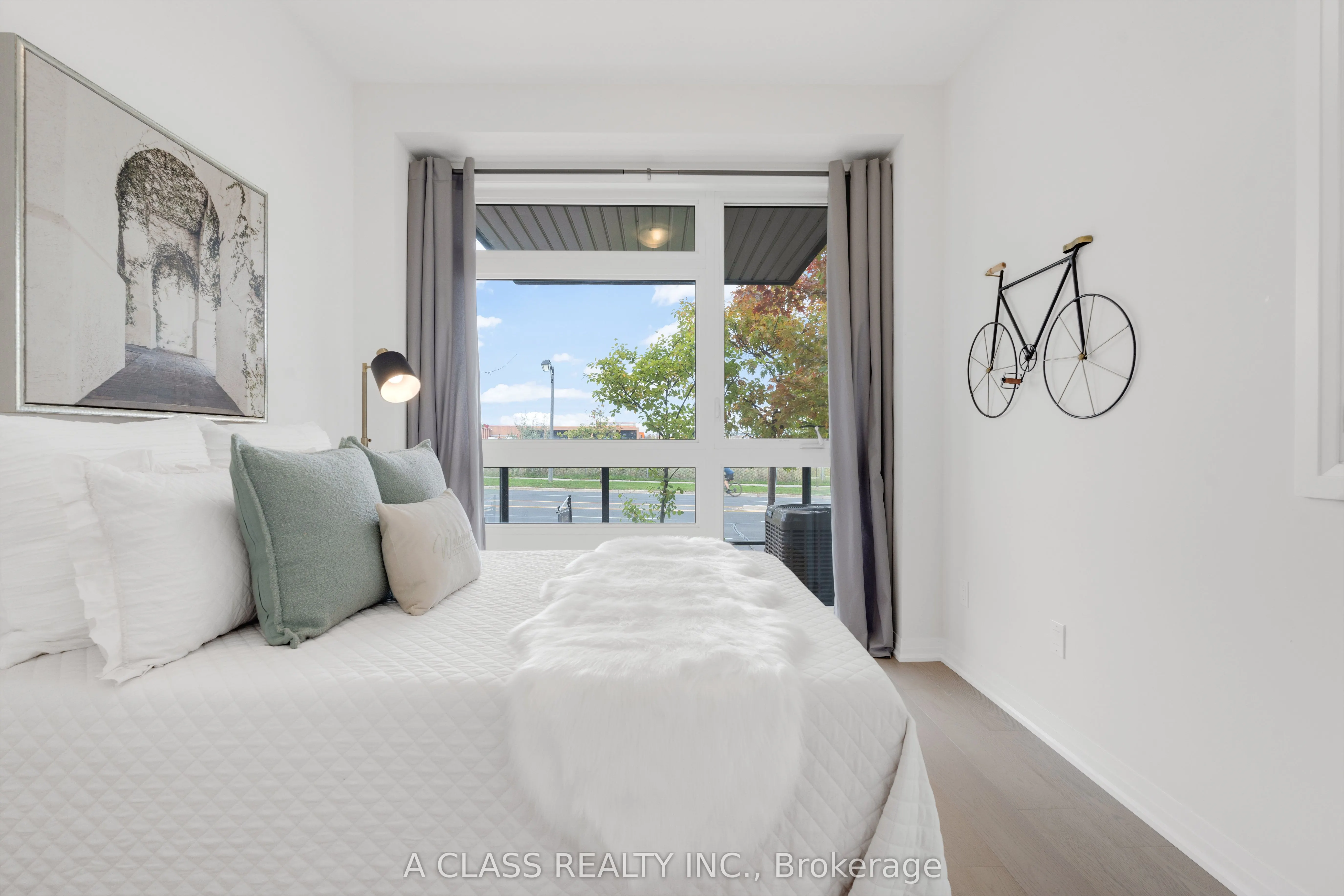 1669 Bur Oak Avenue, #7