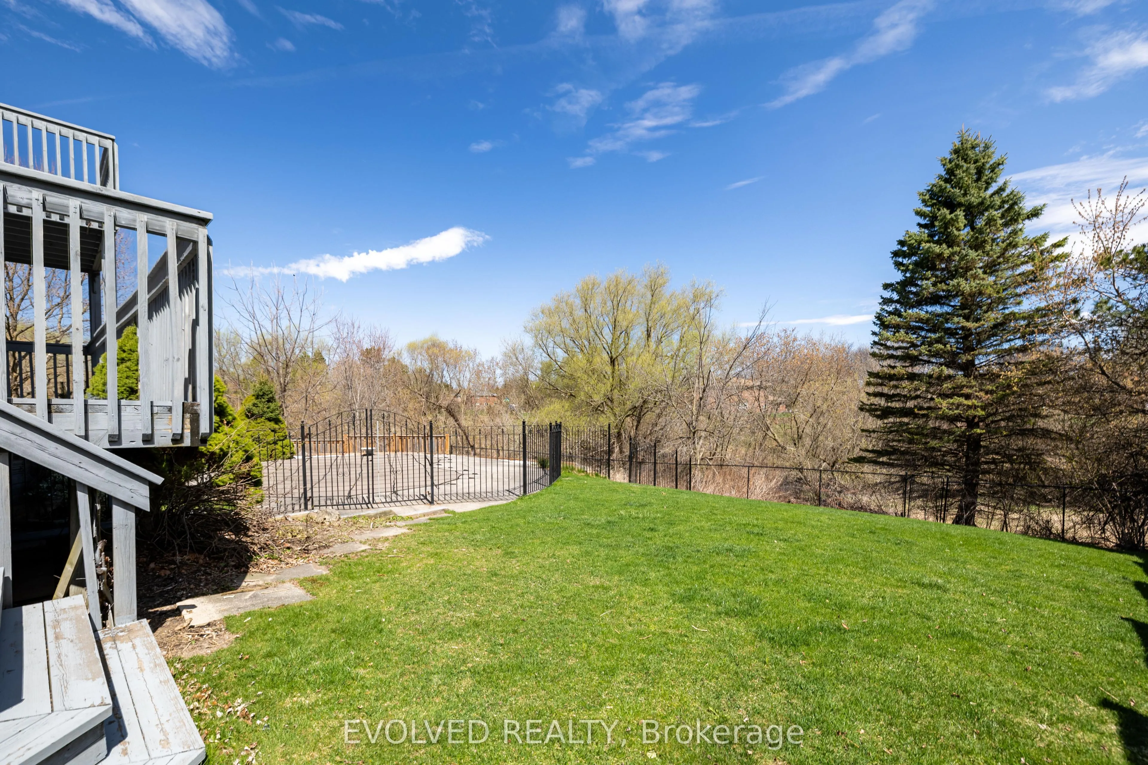 40 Rosemount Avenue, #Lower level
