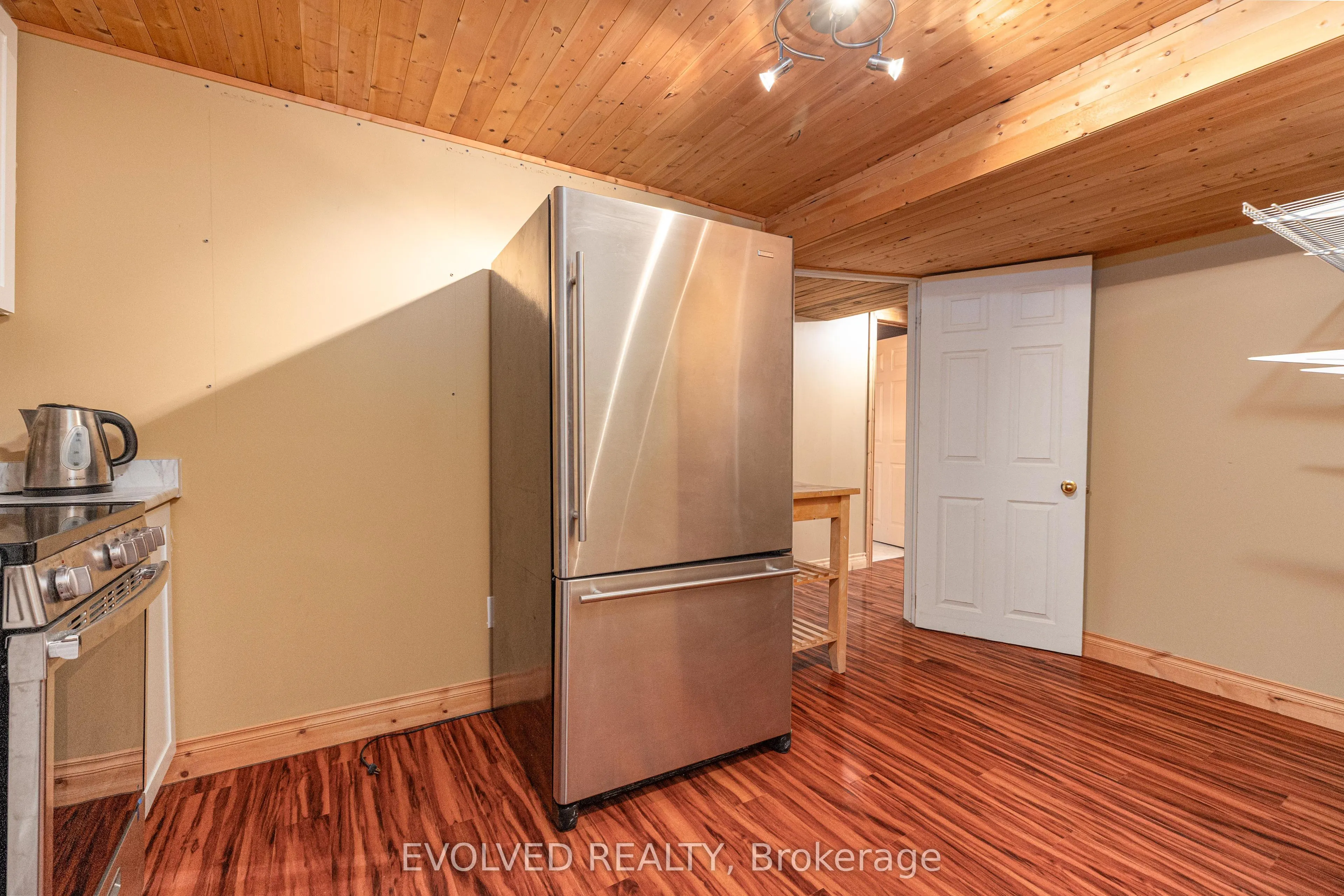 40 Rosemount Avenue, #Lower level