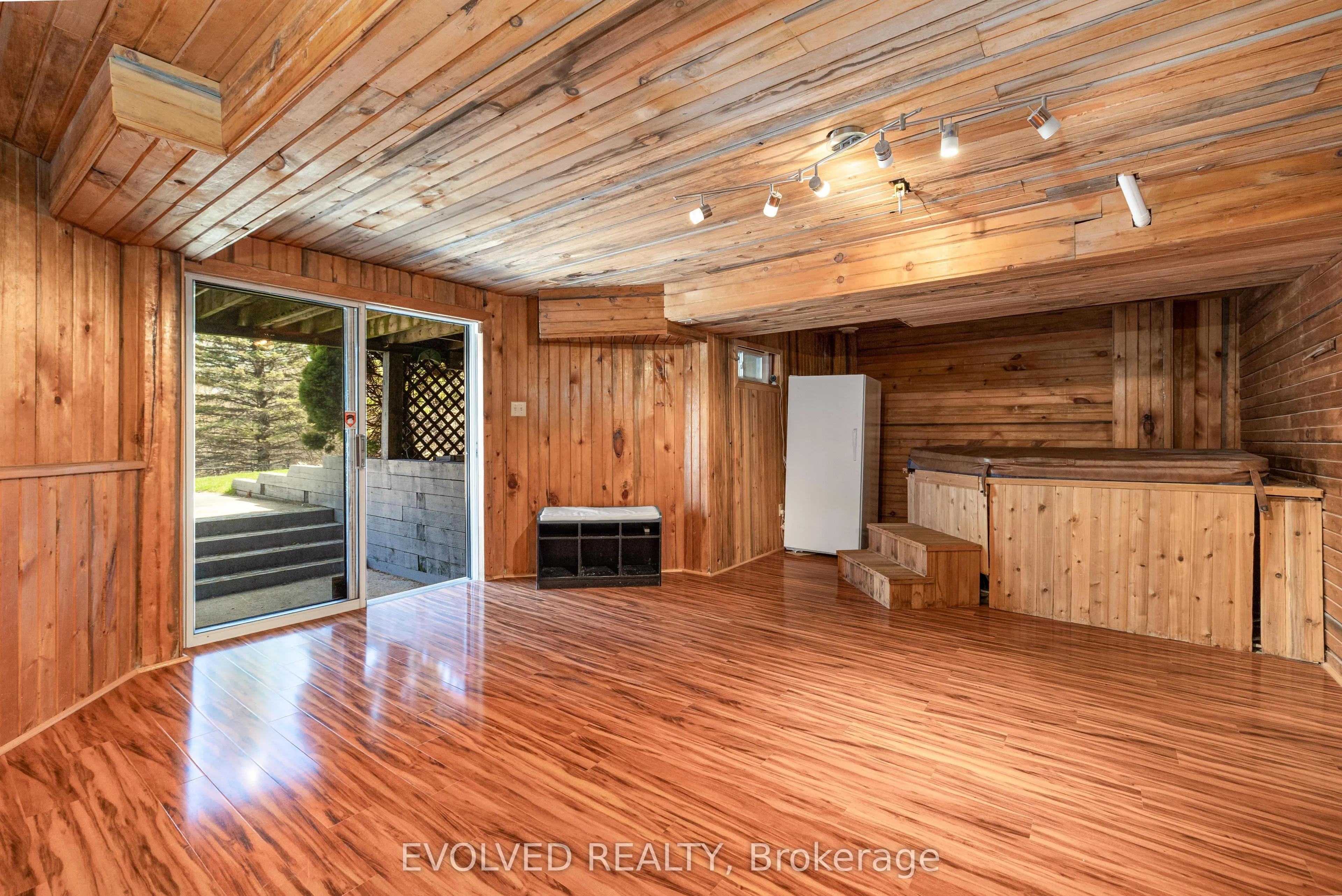 40 Rosemount Avenue, #Lower level