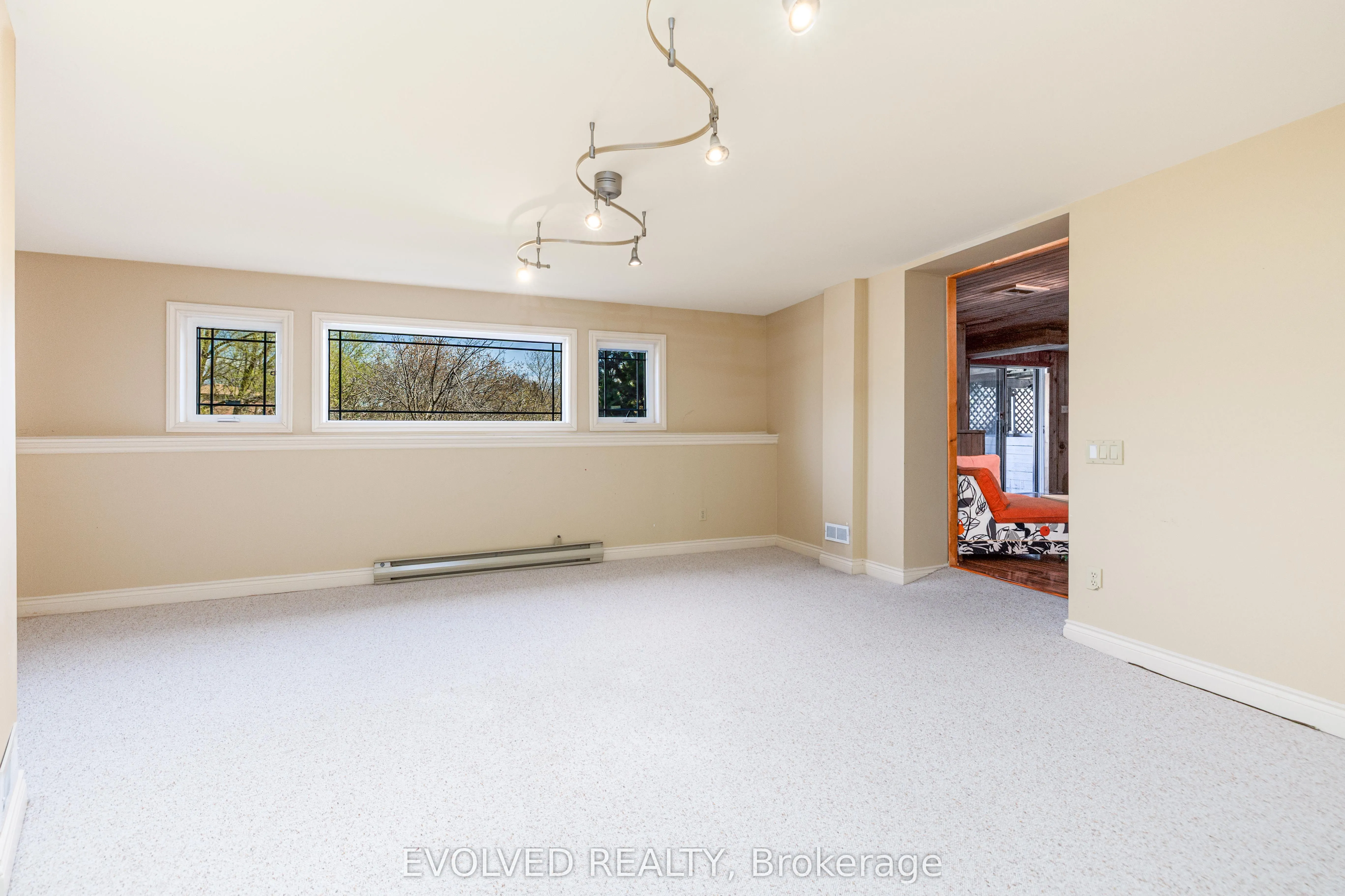 40 Rosemount Avenue, #Lower level