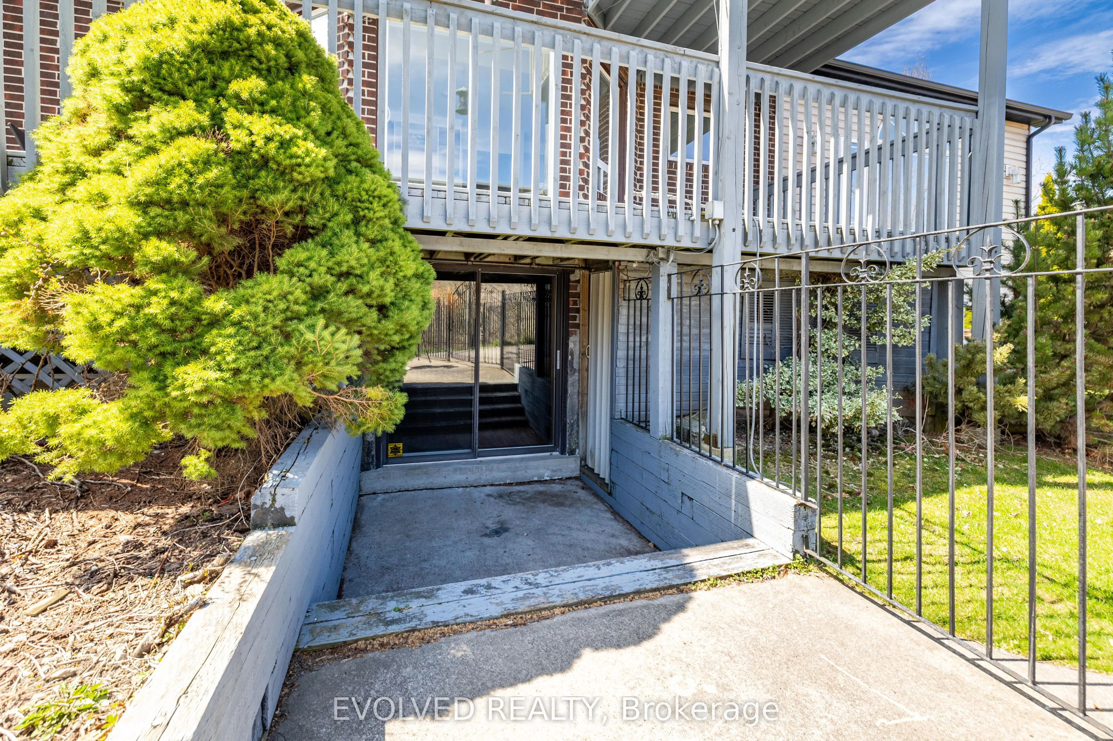 40 Rosemount Avenue, #Lower level