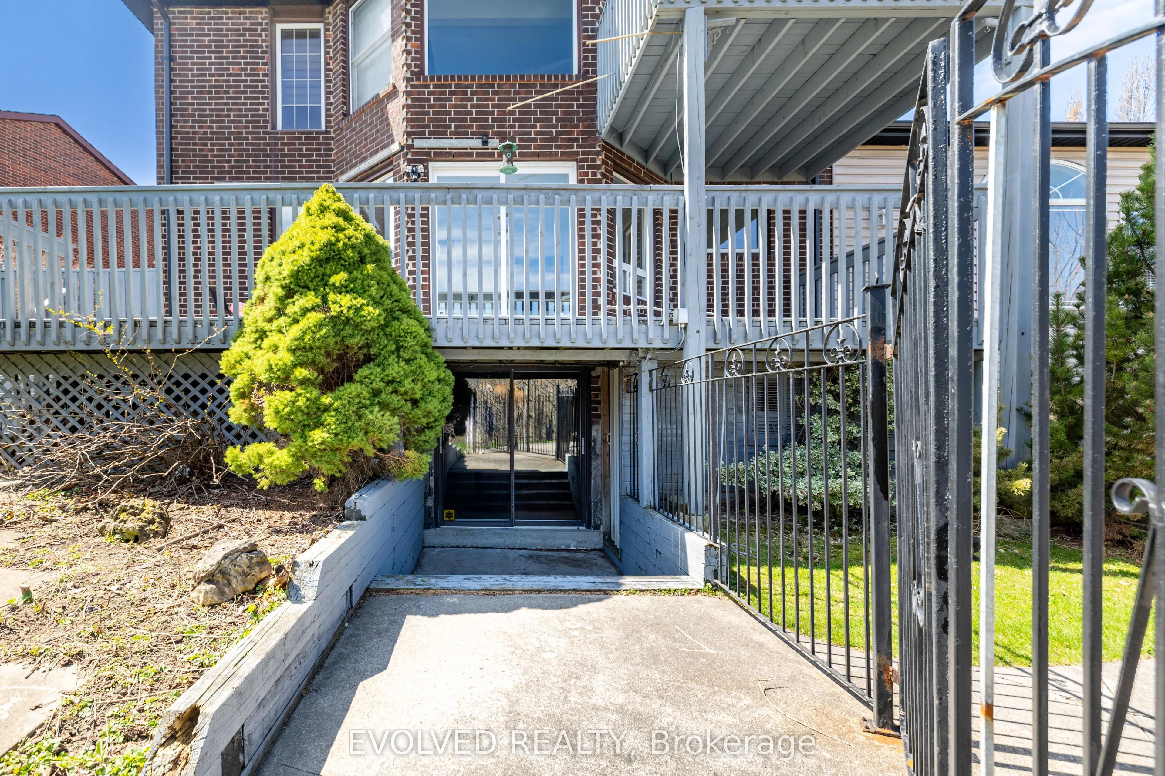 40 Rosemount Avenue, #Lower level