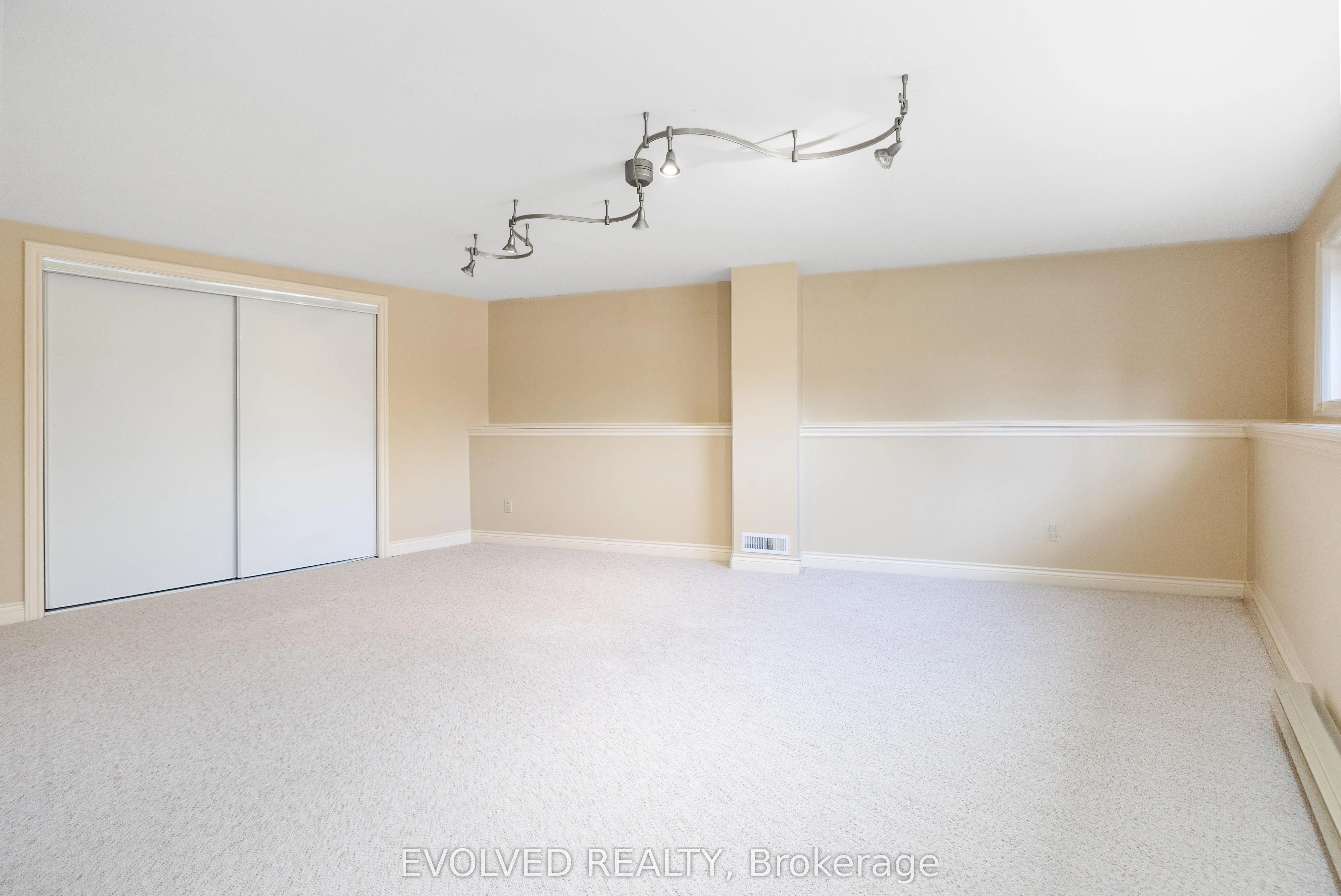 40 Rosemount Avenue, #Lower level