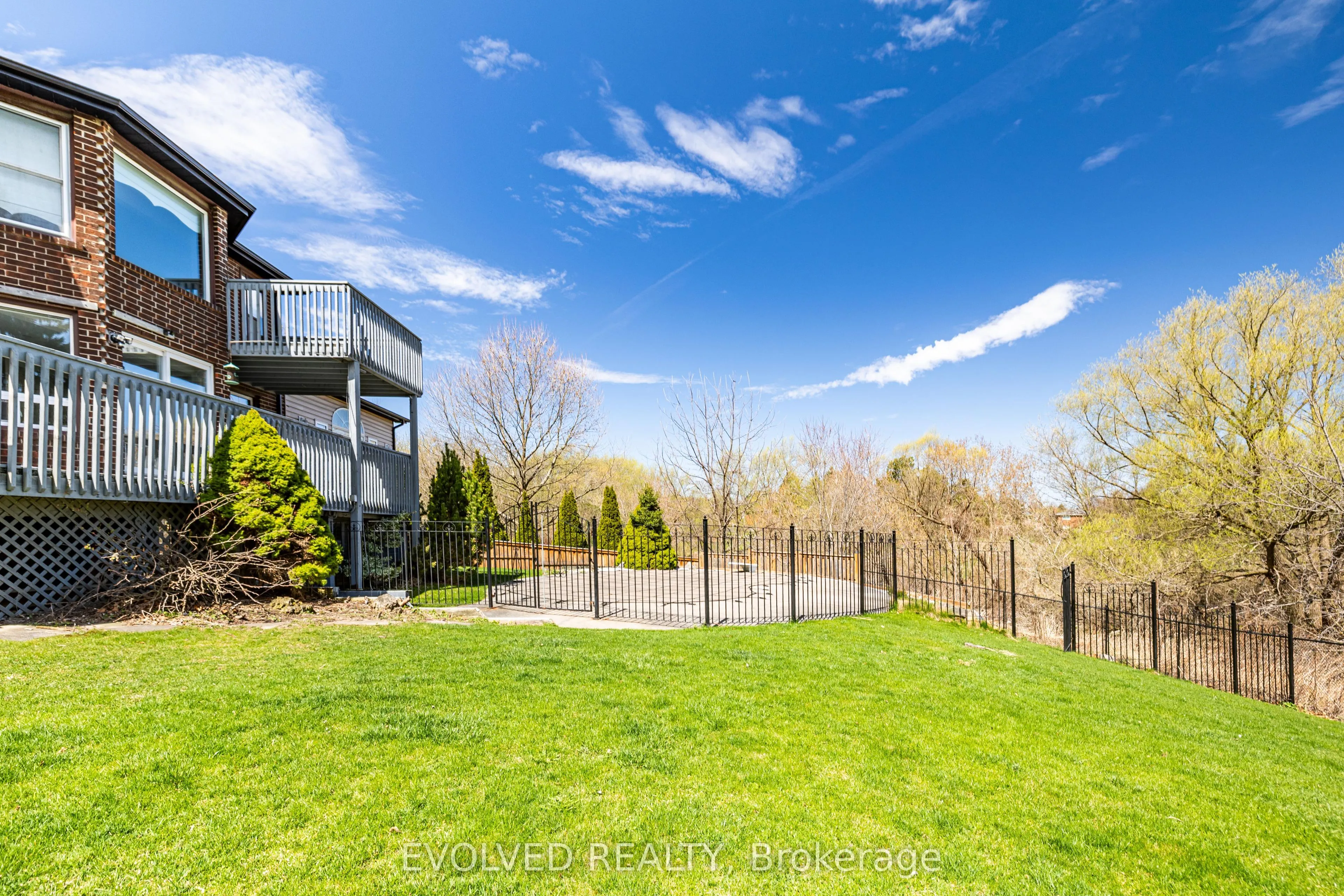 40 Rosemount Avenue, #Lower level