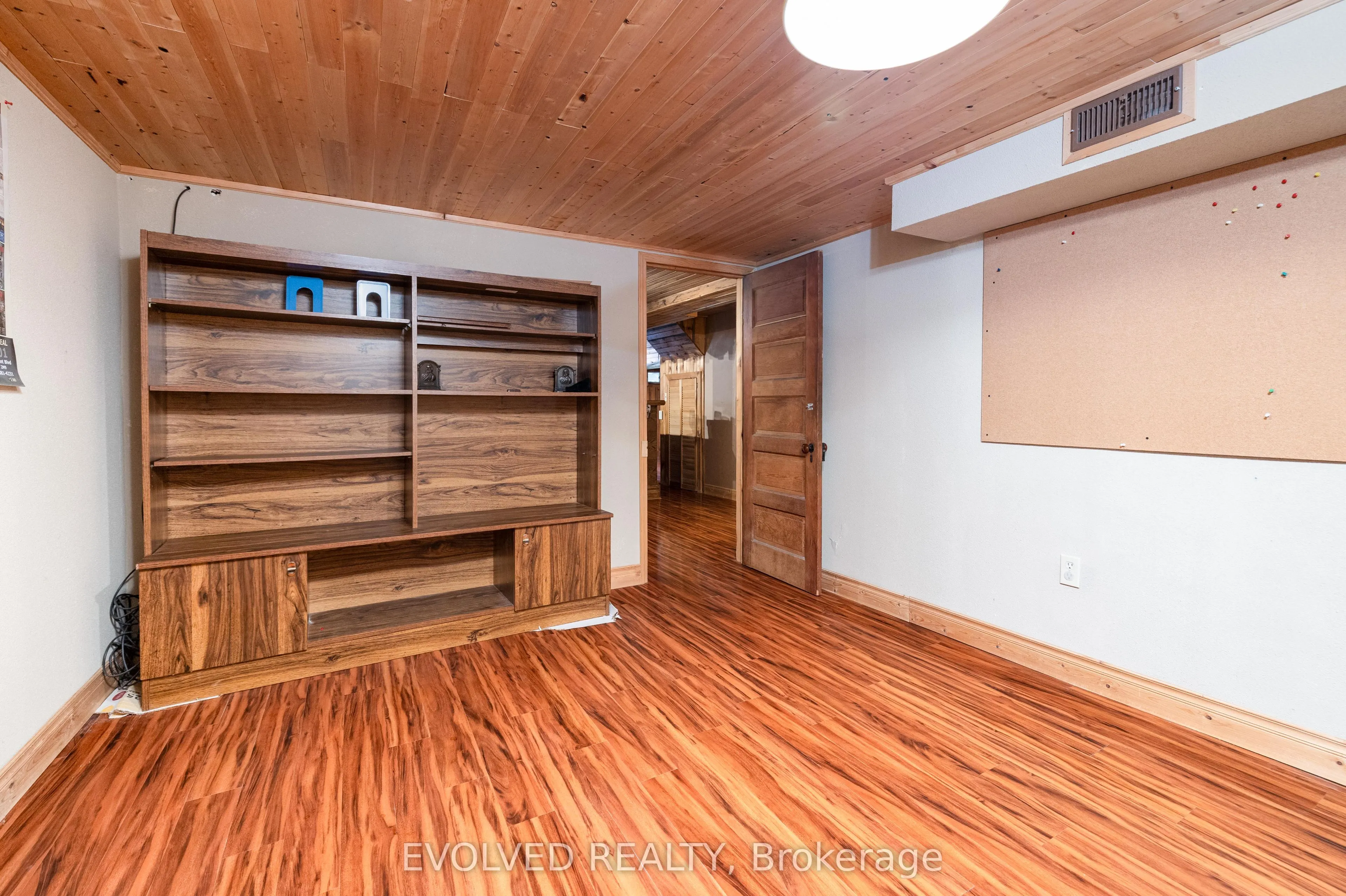 40 Rosemount Avenue, #Lower level